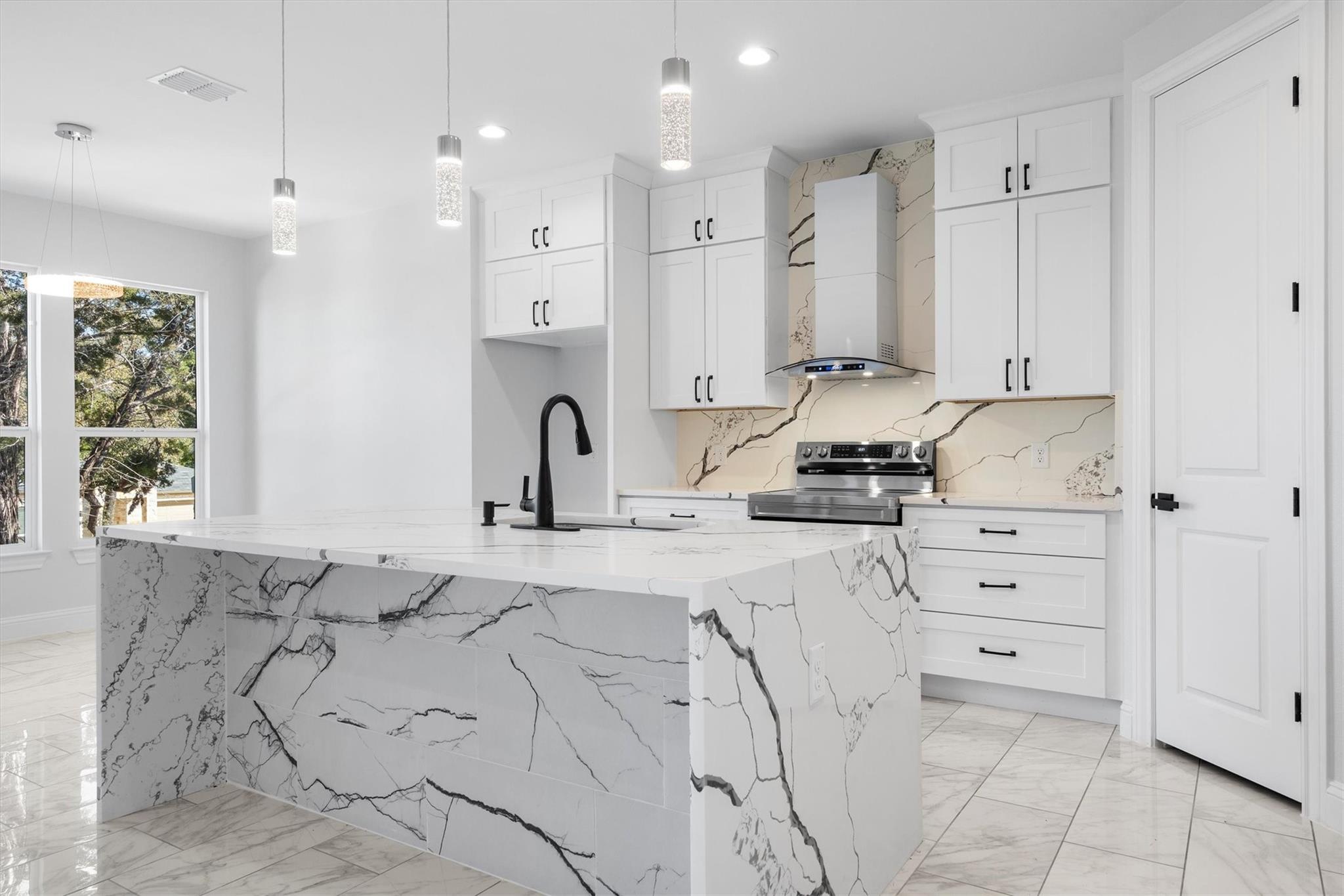 20302 Boggy Ford Rd, Lago Vista, TX 78645