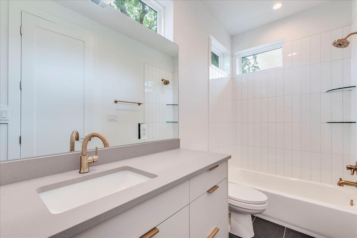 1713 E M Franklin Ave # 2, Austin, TX 78721