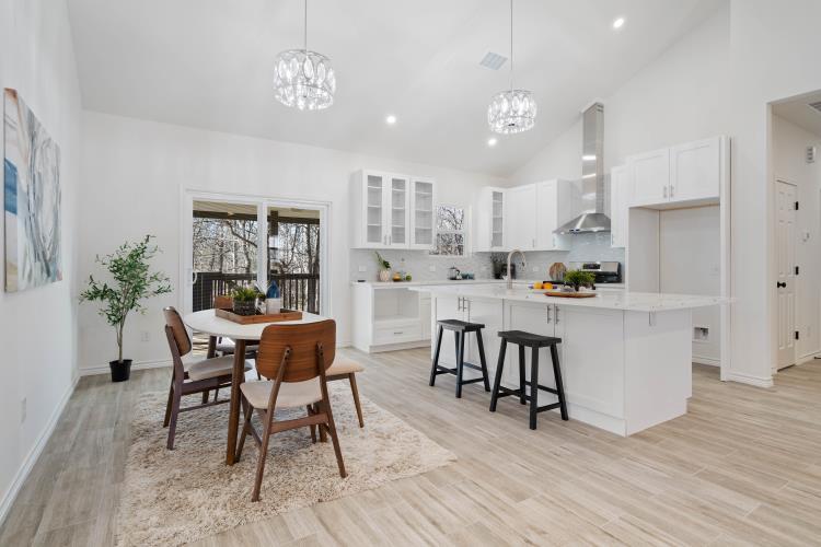 105 E Keomuku Ln, Bastrop, TX 78602