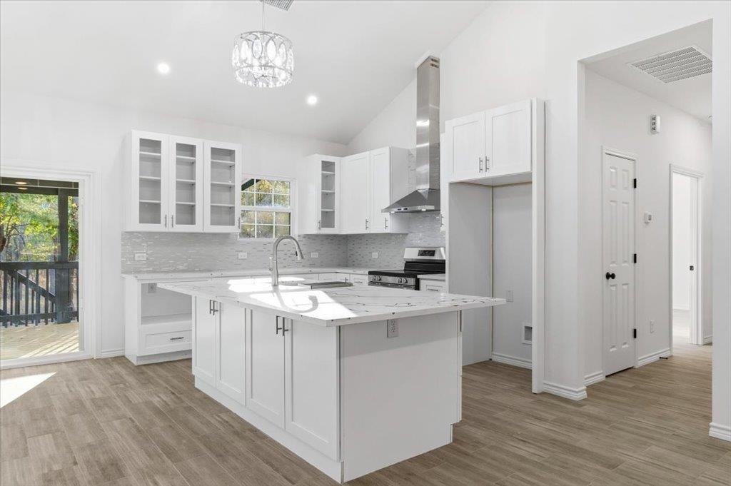 105 E Keomuku Ln, Bastrop, TX 78602