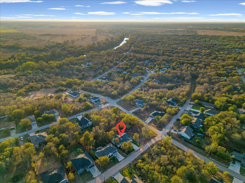 105 E Keomuku Ln, Bastrop, TX 78602