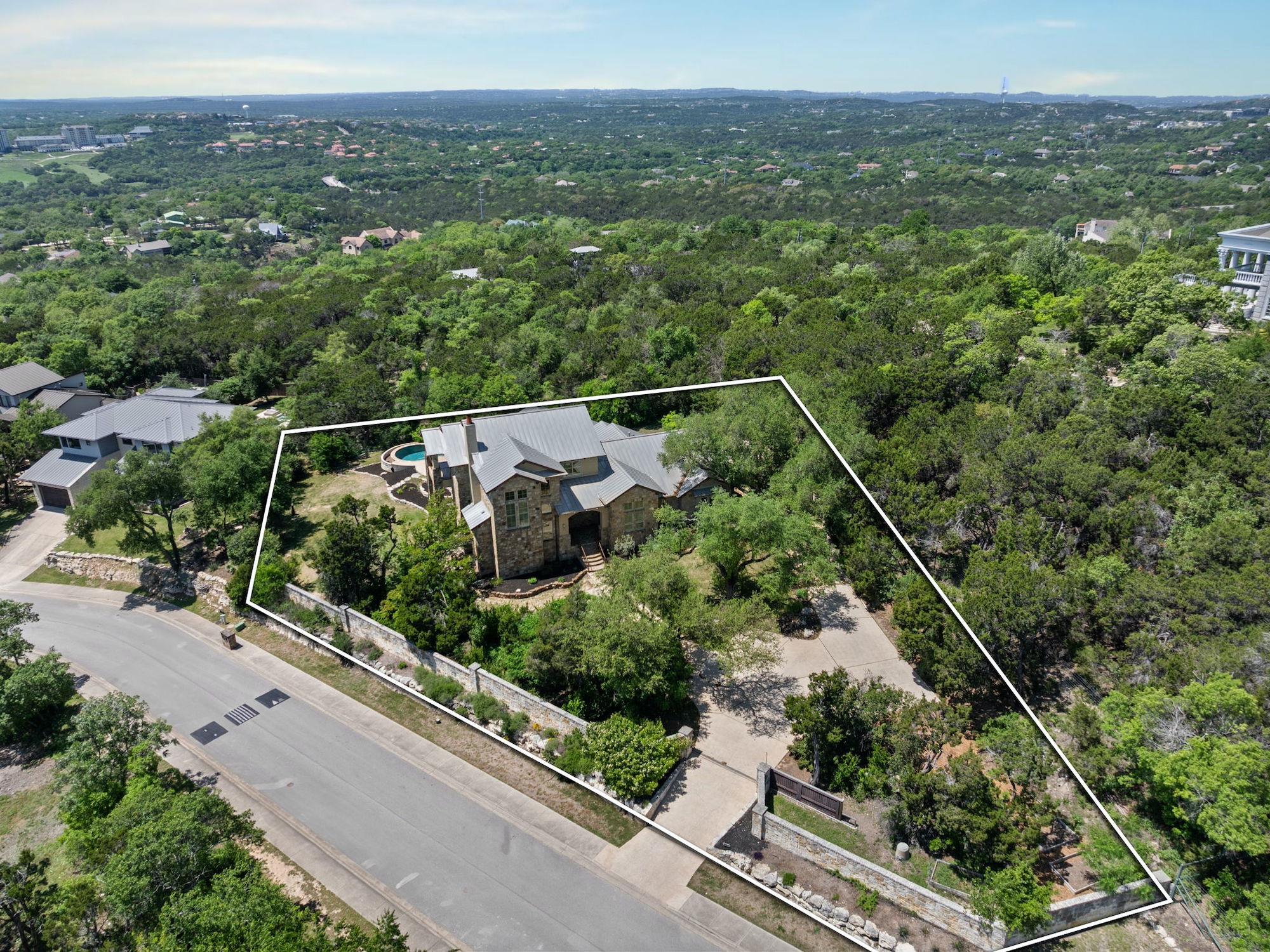 724 Stonewall Ridge Ln, Austin, TX 78746