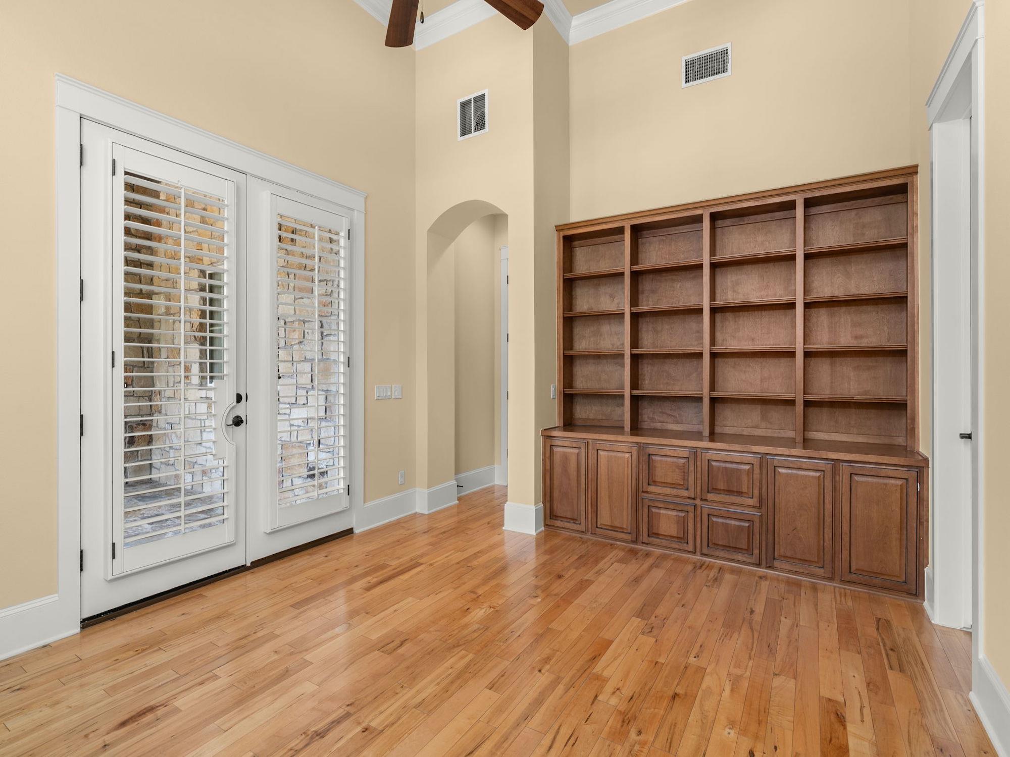 724 Stonewall Ridge Ln, Austin, TX 78746