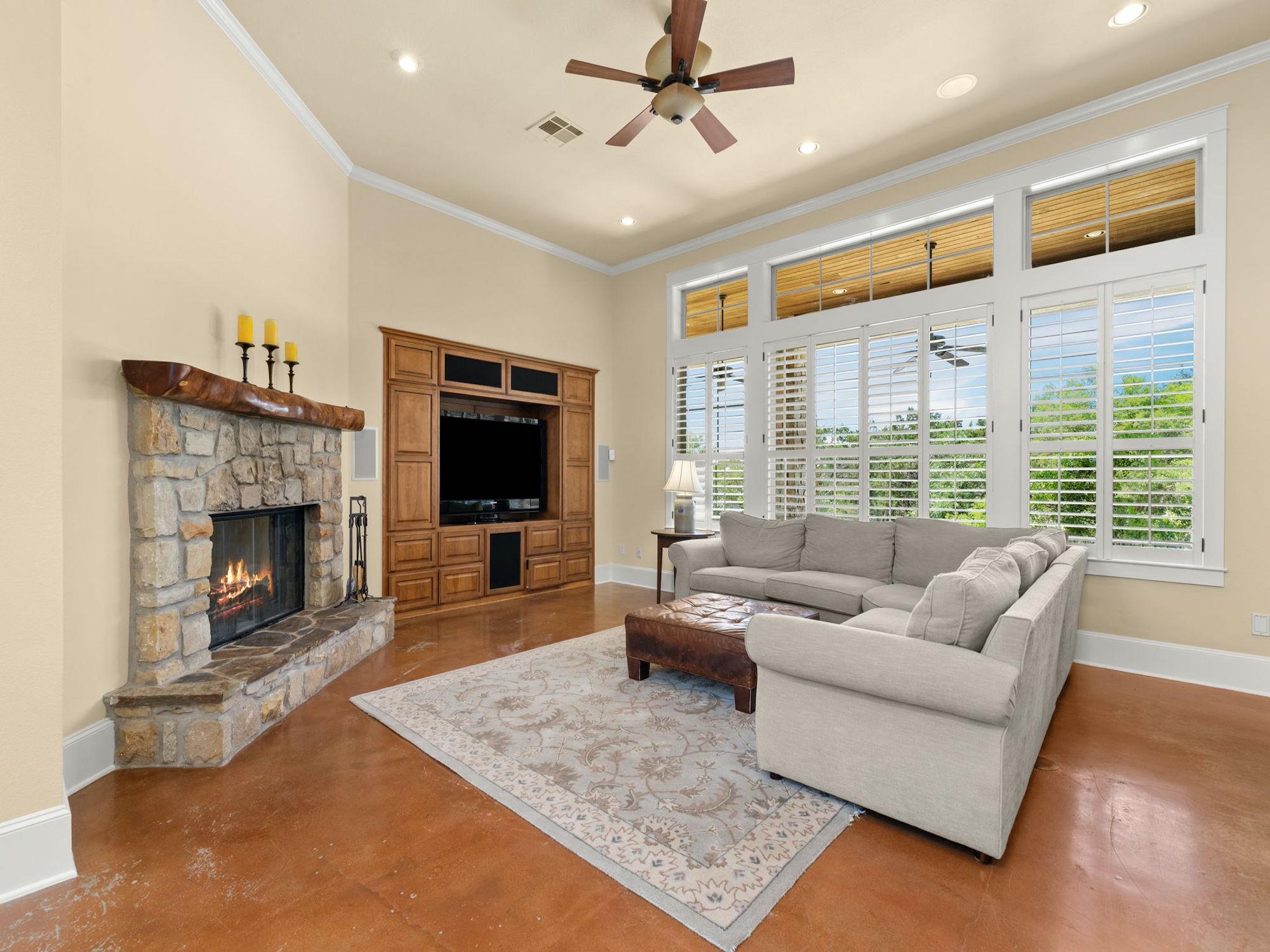 724 Stonewall Ridge Ln, Austin, TX 78746