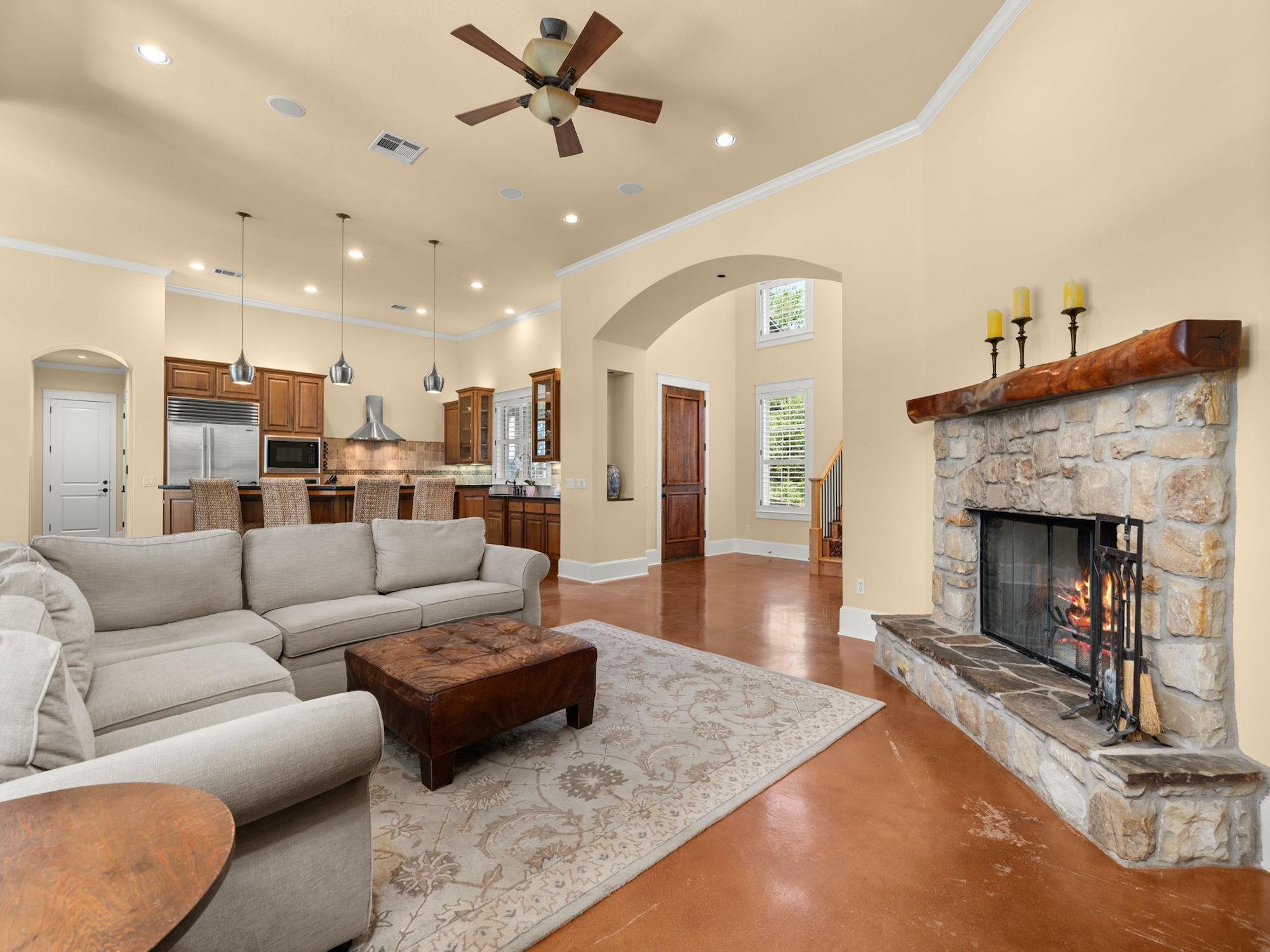 724 Stonewall Ridge Ln, Austin, TX 78746