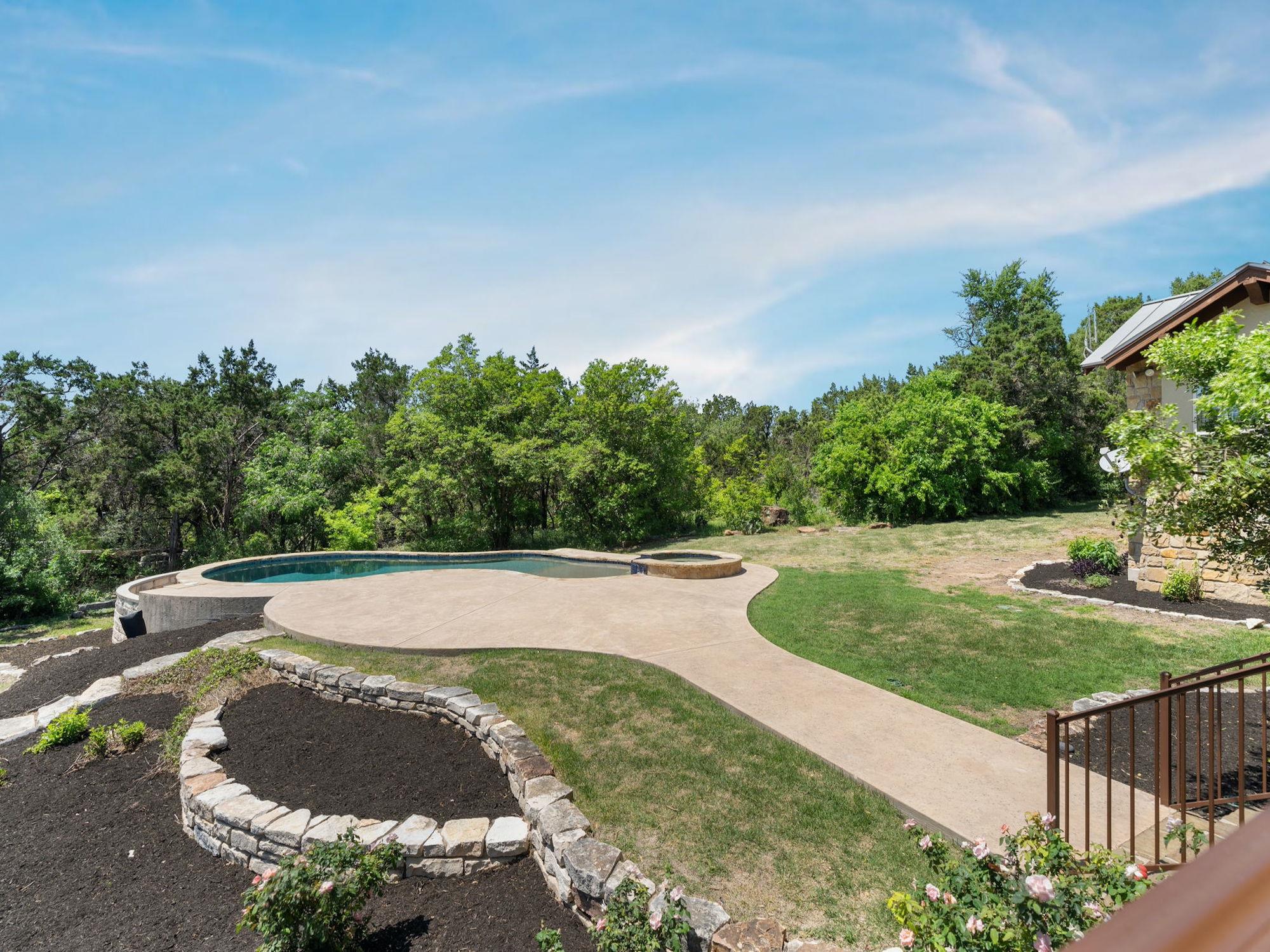 724 Stonewall Ridge Ln, Austin, TX 78746