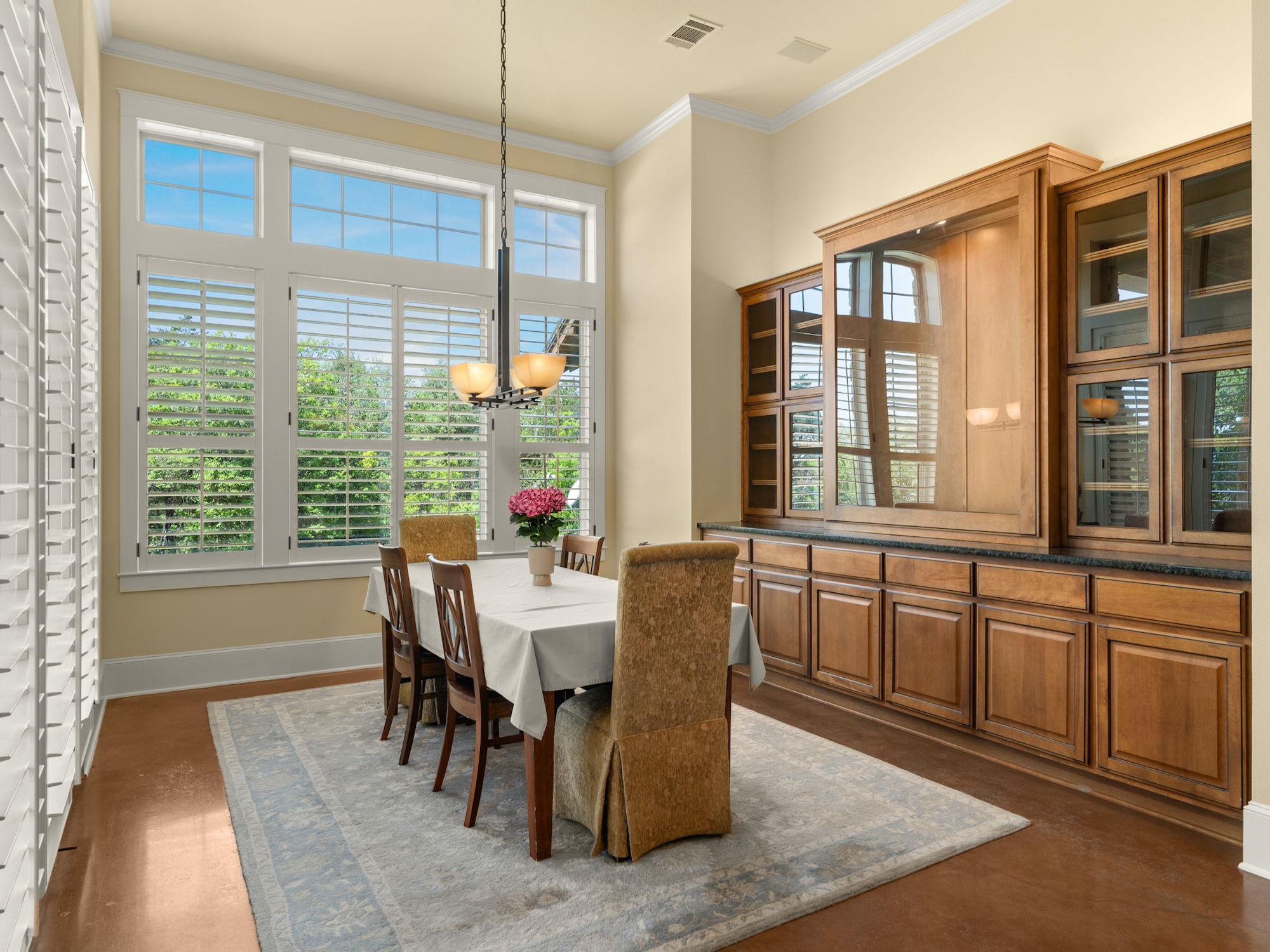 724 Stonewall Ridge Ln, Austin, TX 78746