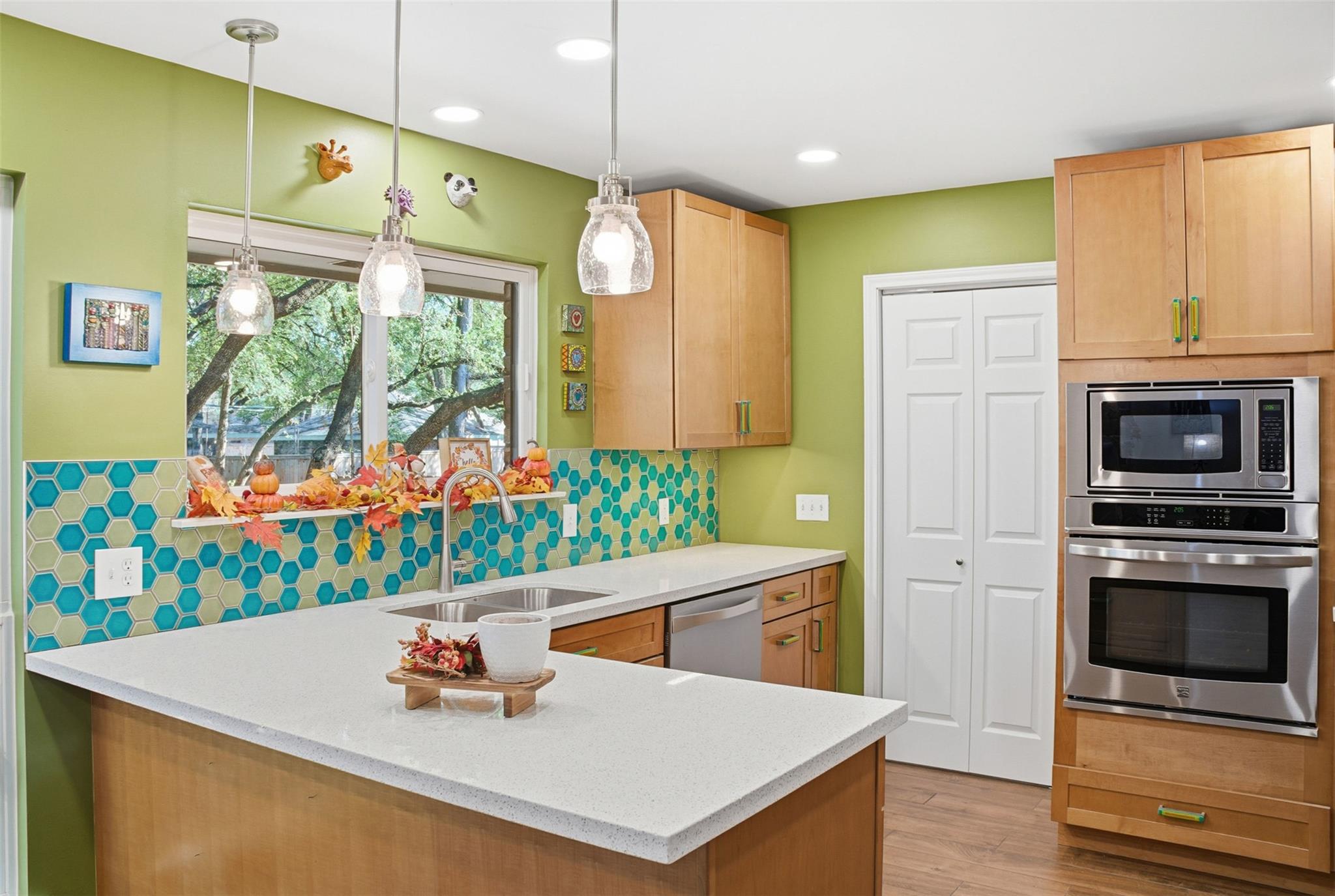 6903 Treaty Oak Cir, Austin, TX 78749