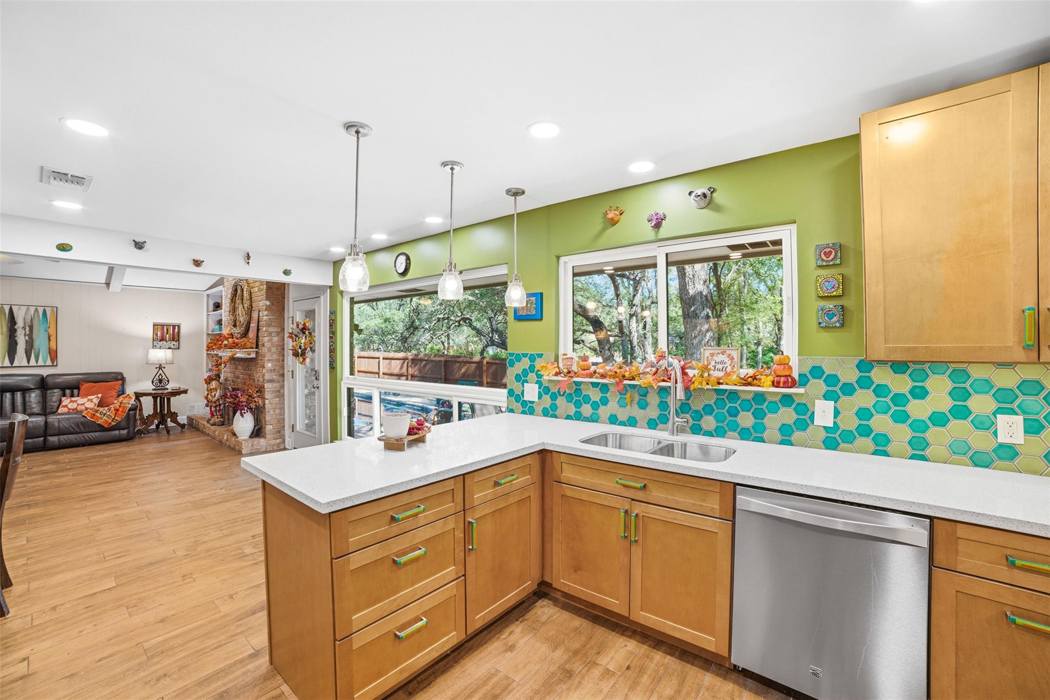 6903 Treaty Oak Cir, Austin, TX 78749