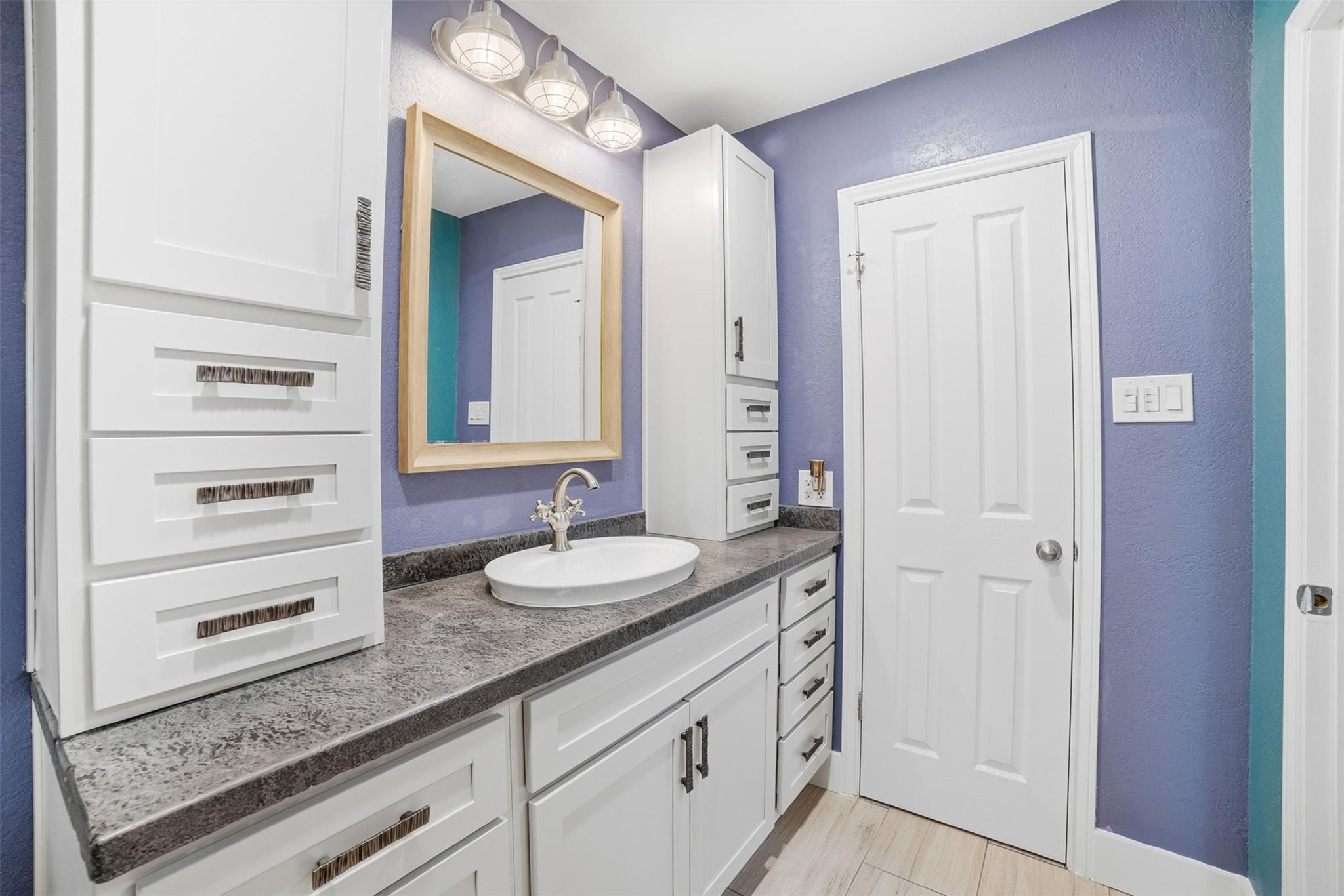 6903 Treaty Oak Cir, Austin, TX 78749