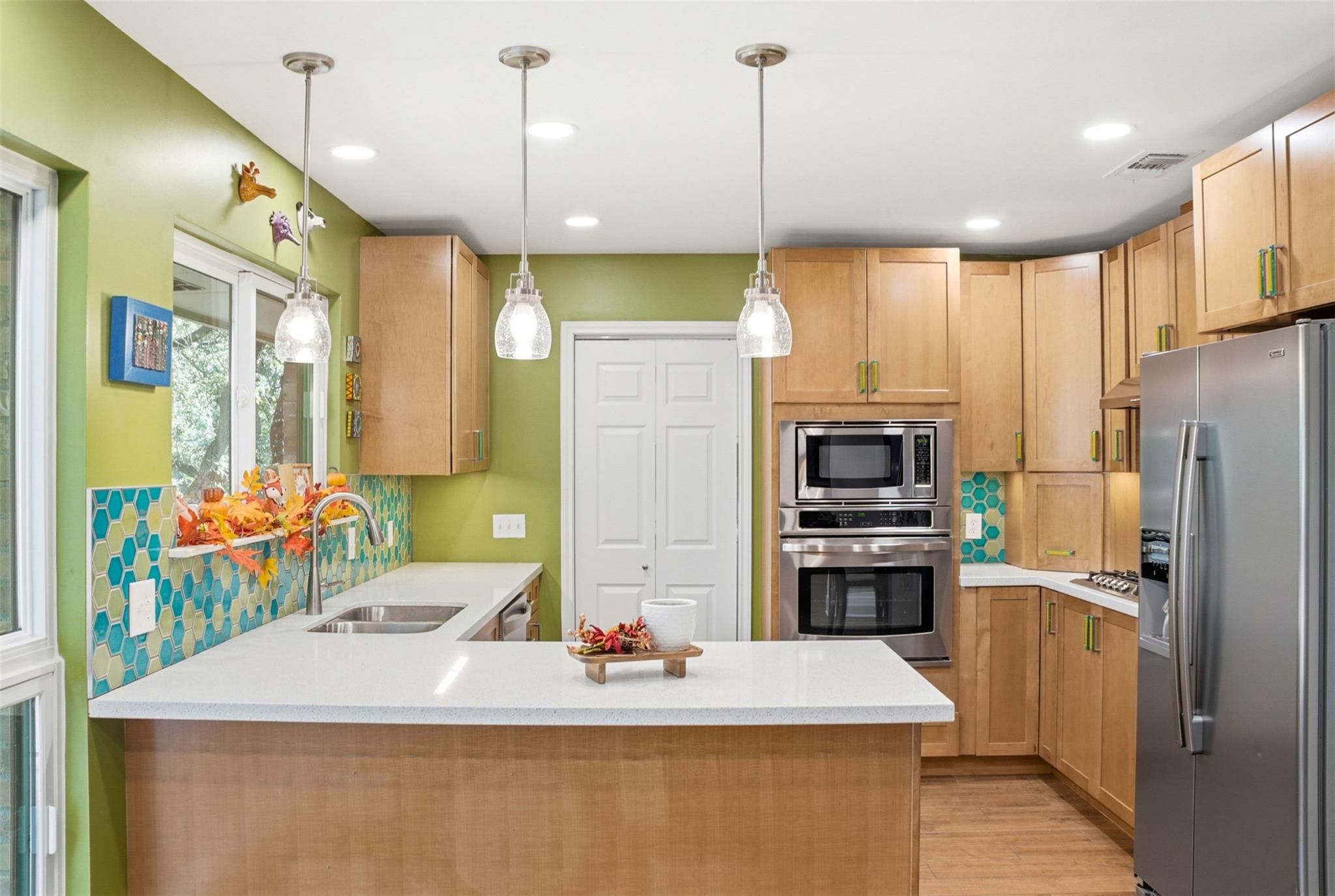 6903 Treaty Oak Cir, Austin, TX 78749