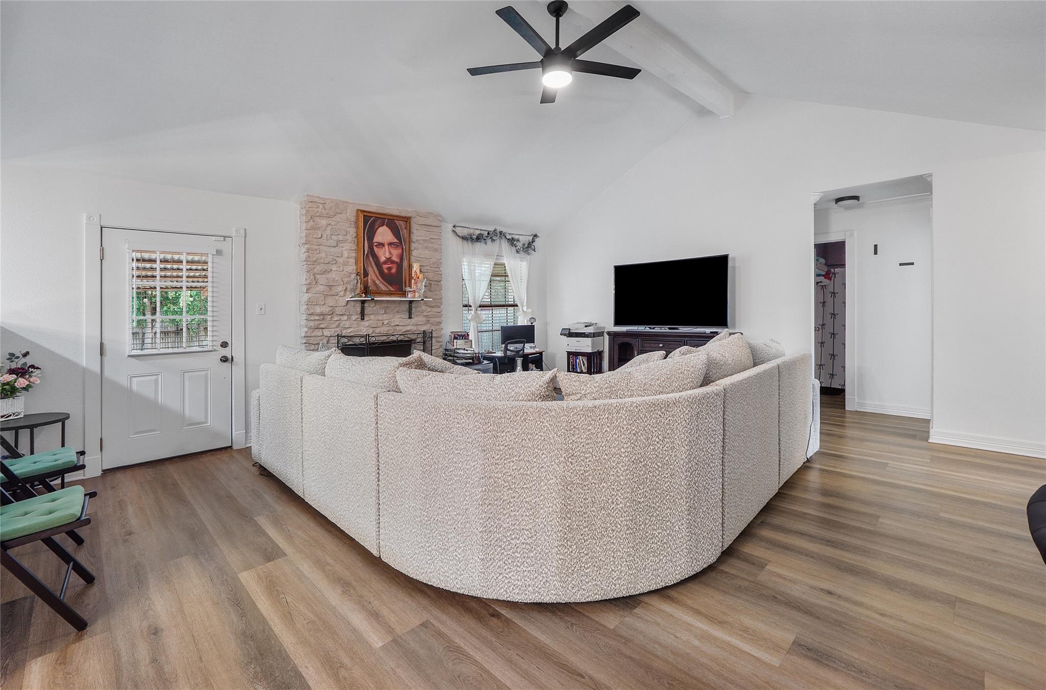 505 E Logan St, Round Rock, TX 78664