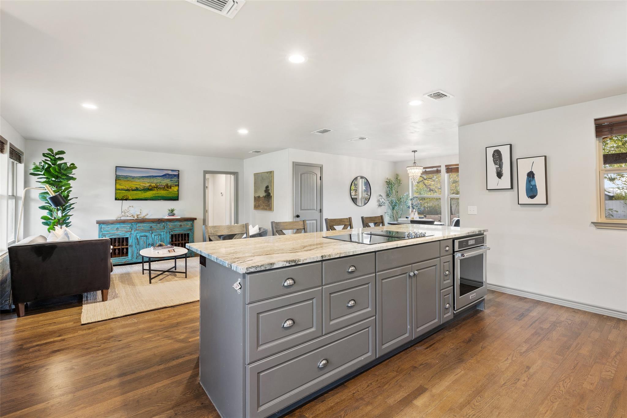 700 5th St, Marble Falls, TX 78654