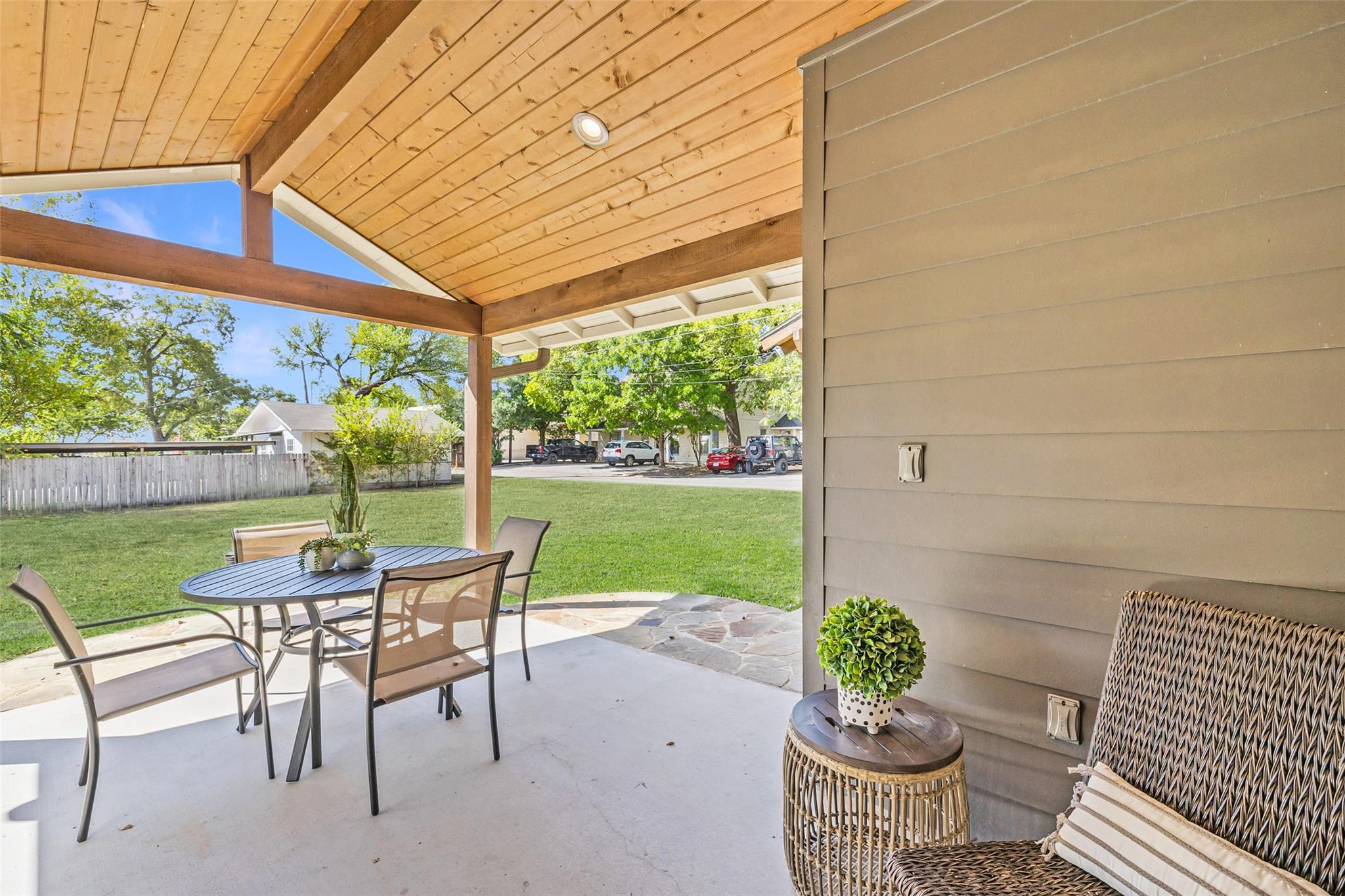 700 5th St, Marble Falls, TX 78654