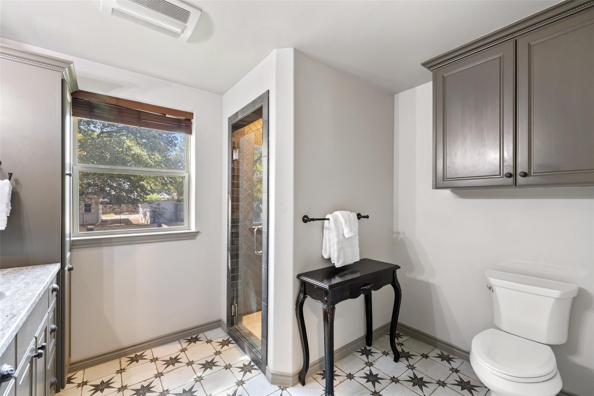 700 5th St, Marble Falls, TX 78654