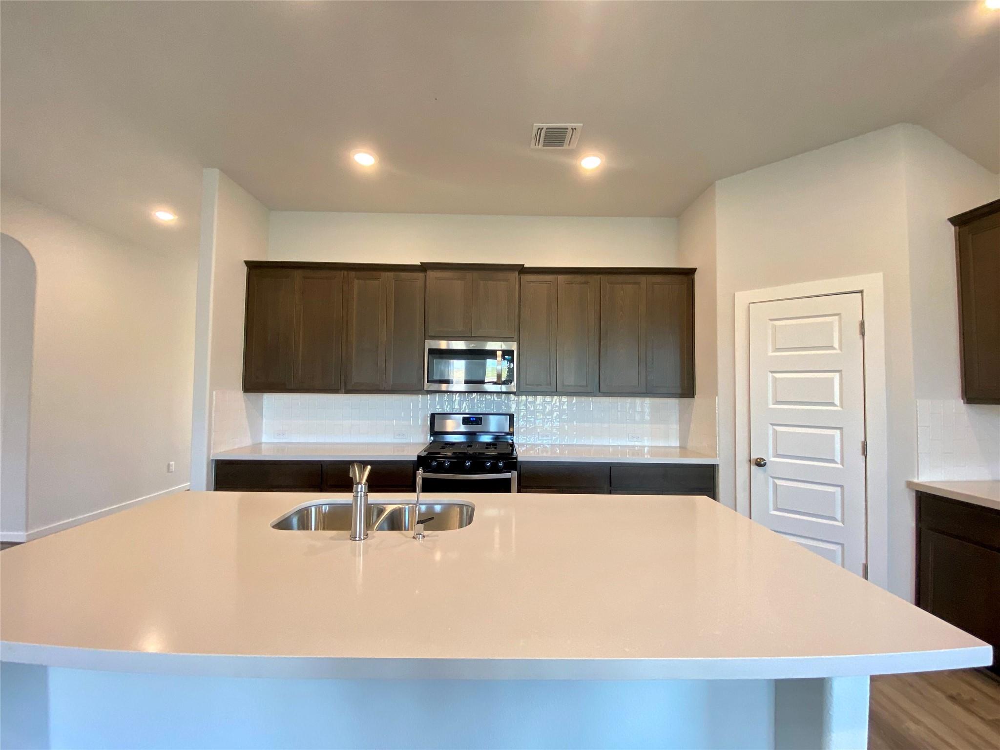 110 Joseph Hawkins Ln, Bastrop, TX 78602