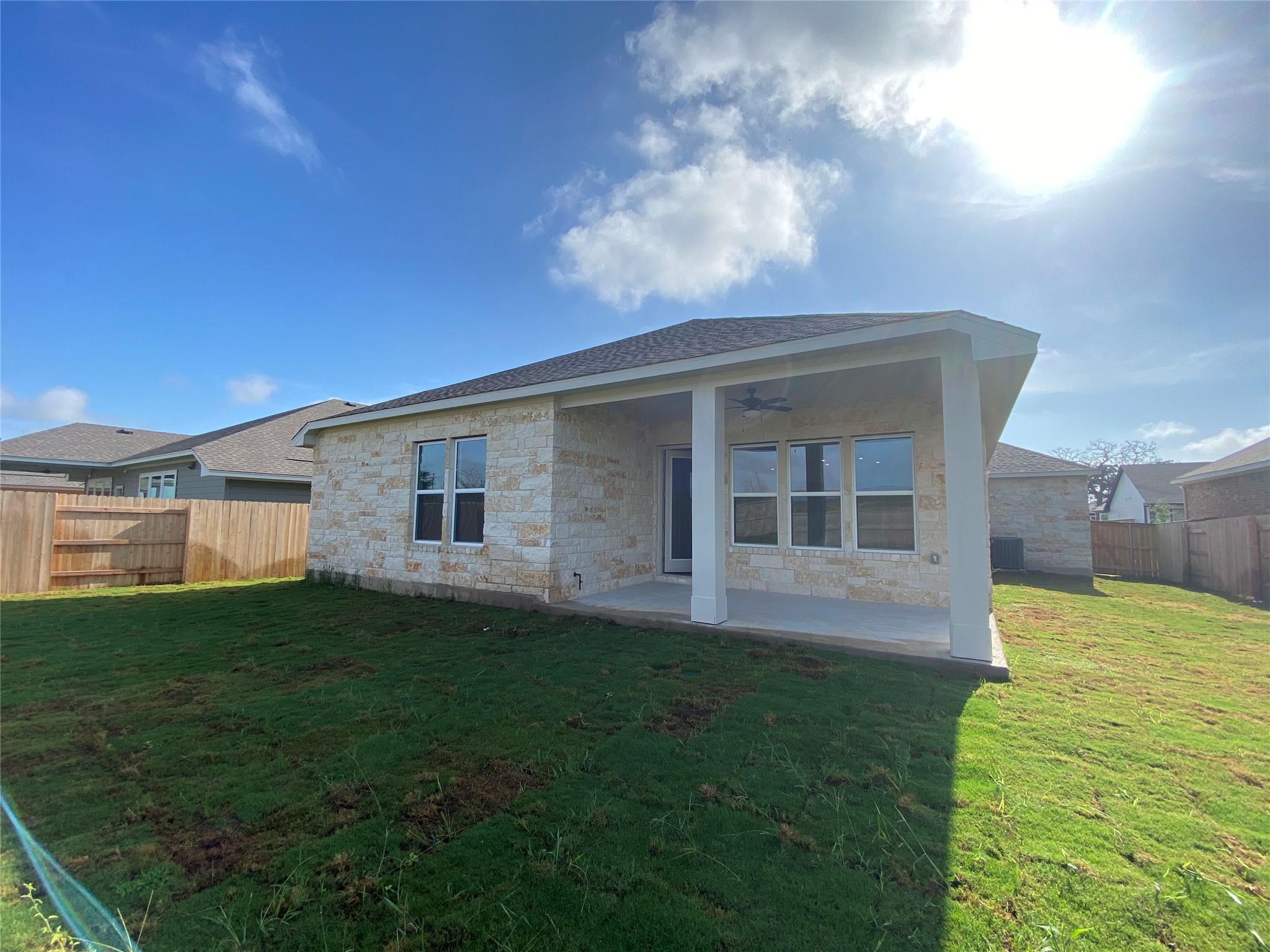 110 Joseph Hawkins Ln, Bastrop, TX 78602
