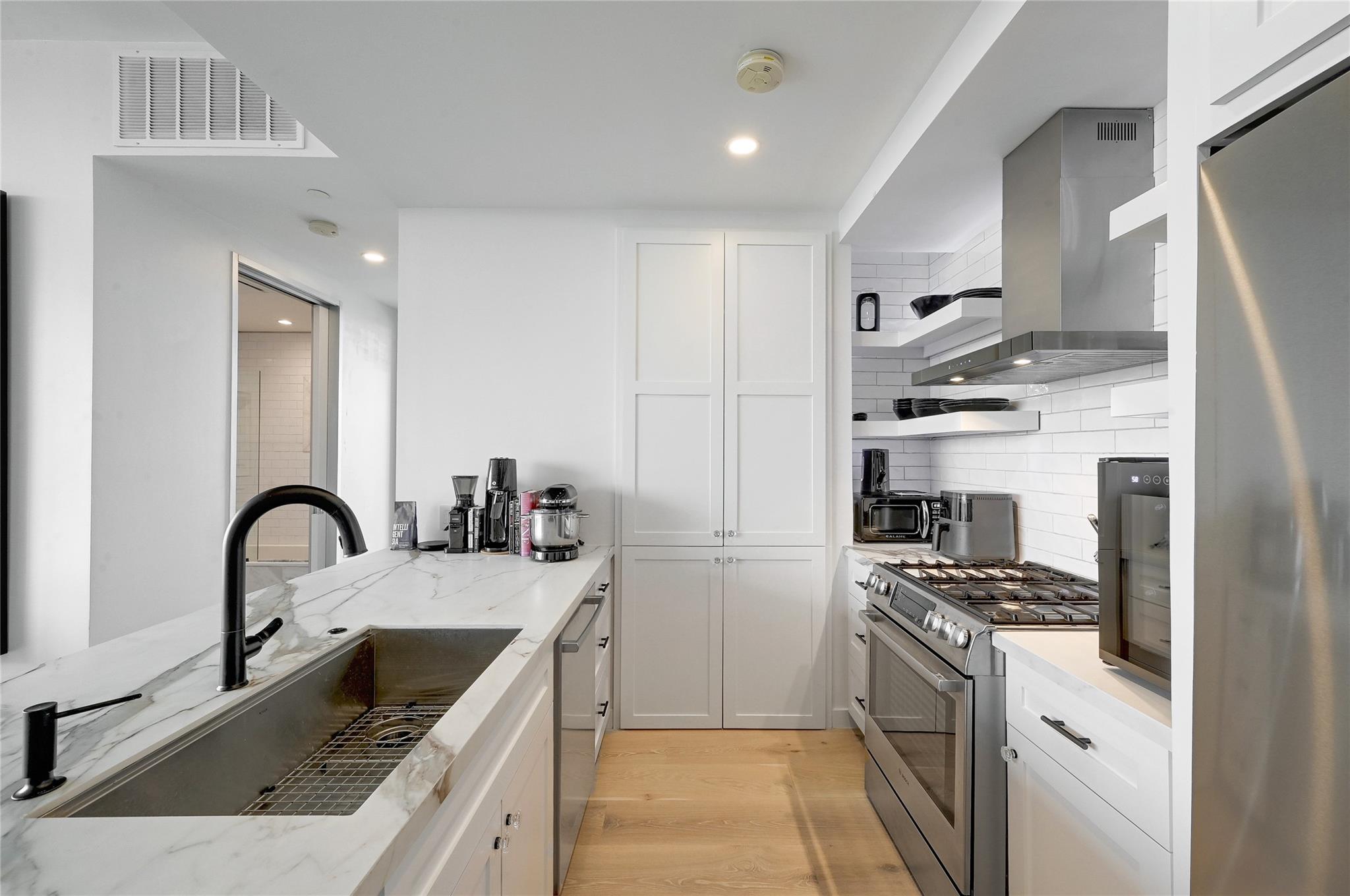 301 West Ave # 2201, Austin, TX 78701