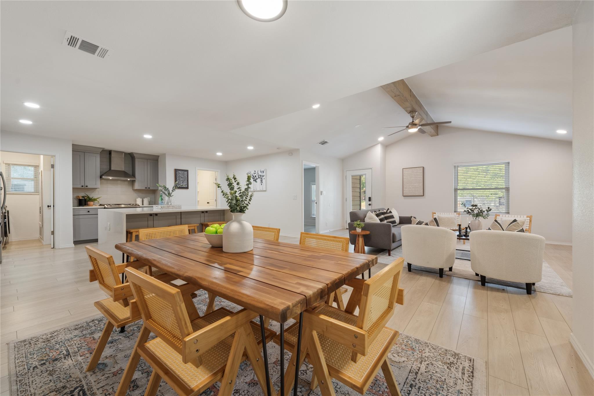 6809 Lunar Dr, Austin, TX 78745