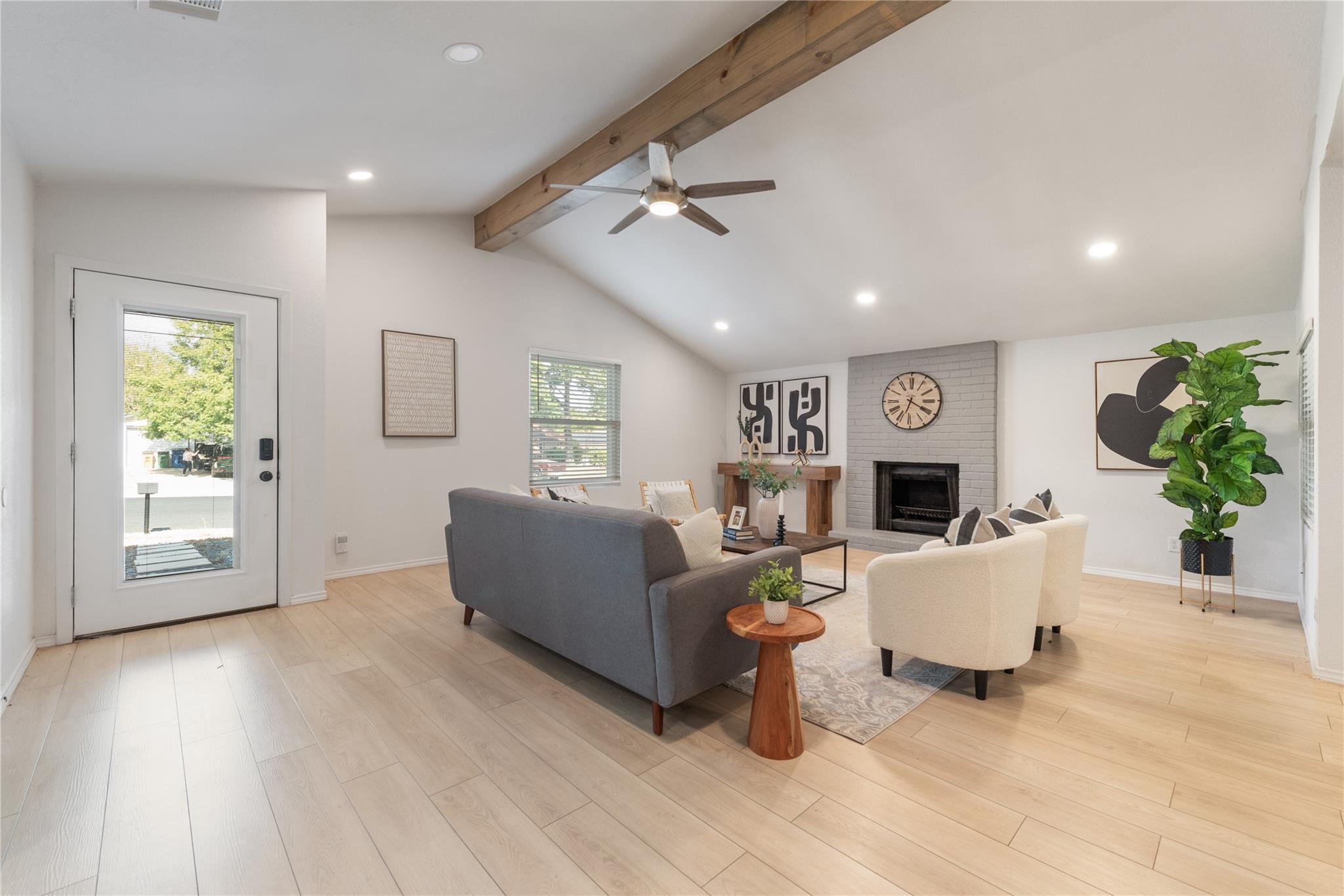 6809 Lunar Dr, Austin, TX 78745