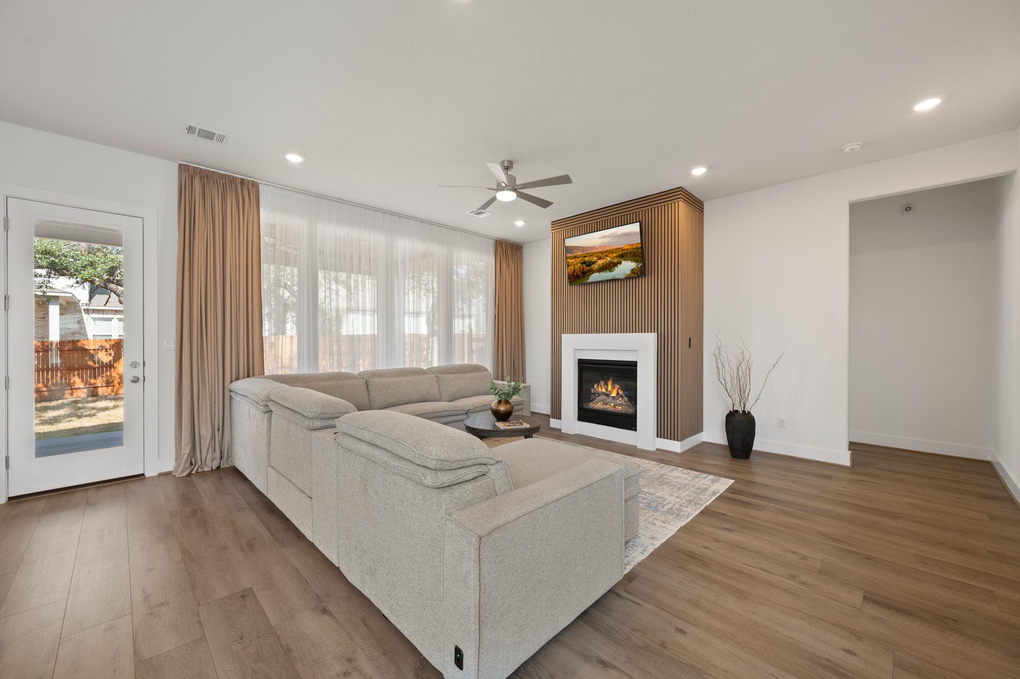 298 Canal Dr, Dripping Springs, TX 78620