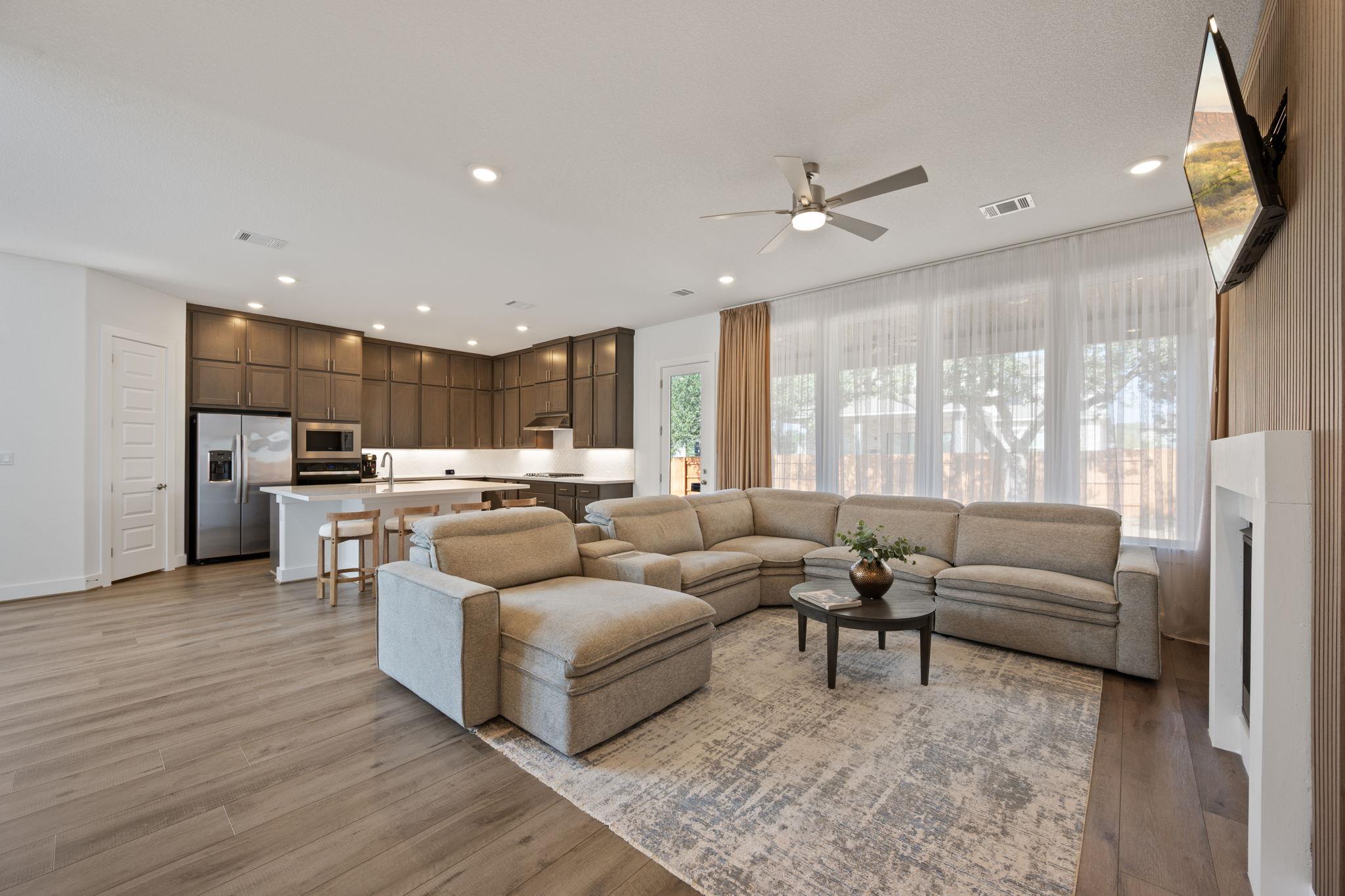 298 Canal Dr, Dripping Springs, TX 78620