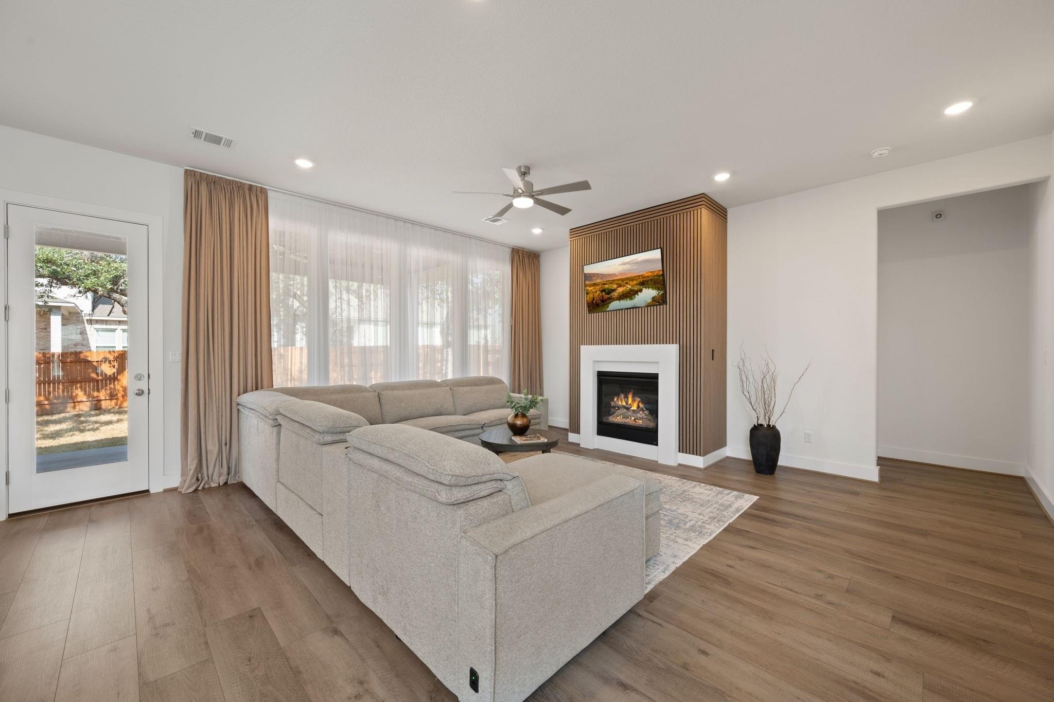 298 Canal Dr, Dripping Springs, TX 78620