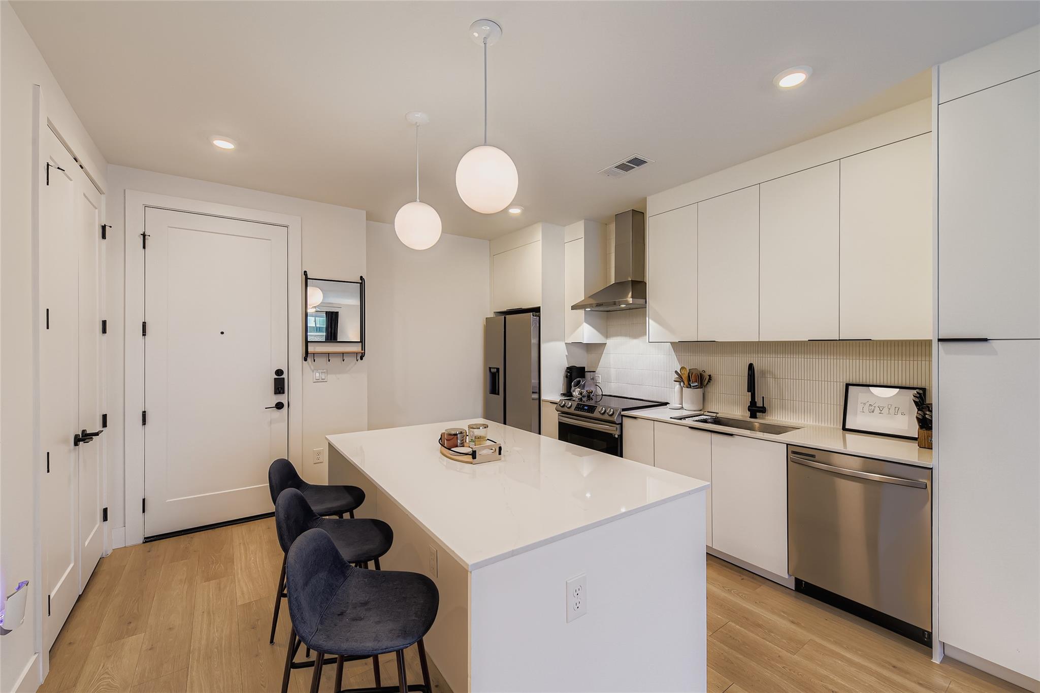 1701 Simond Ave # 513, Austin, TX 78723