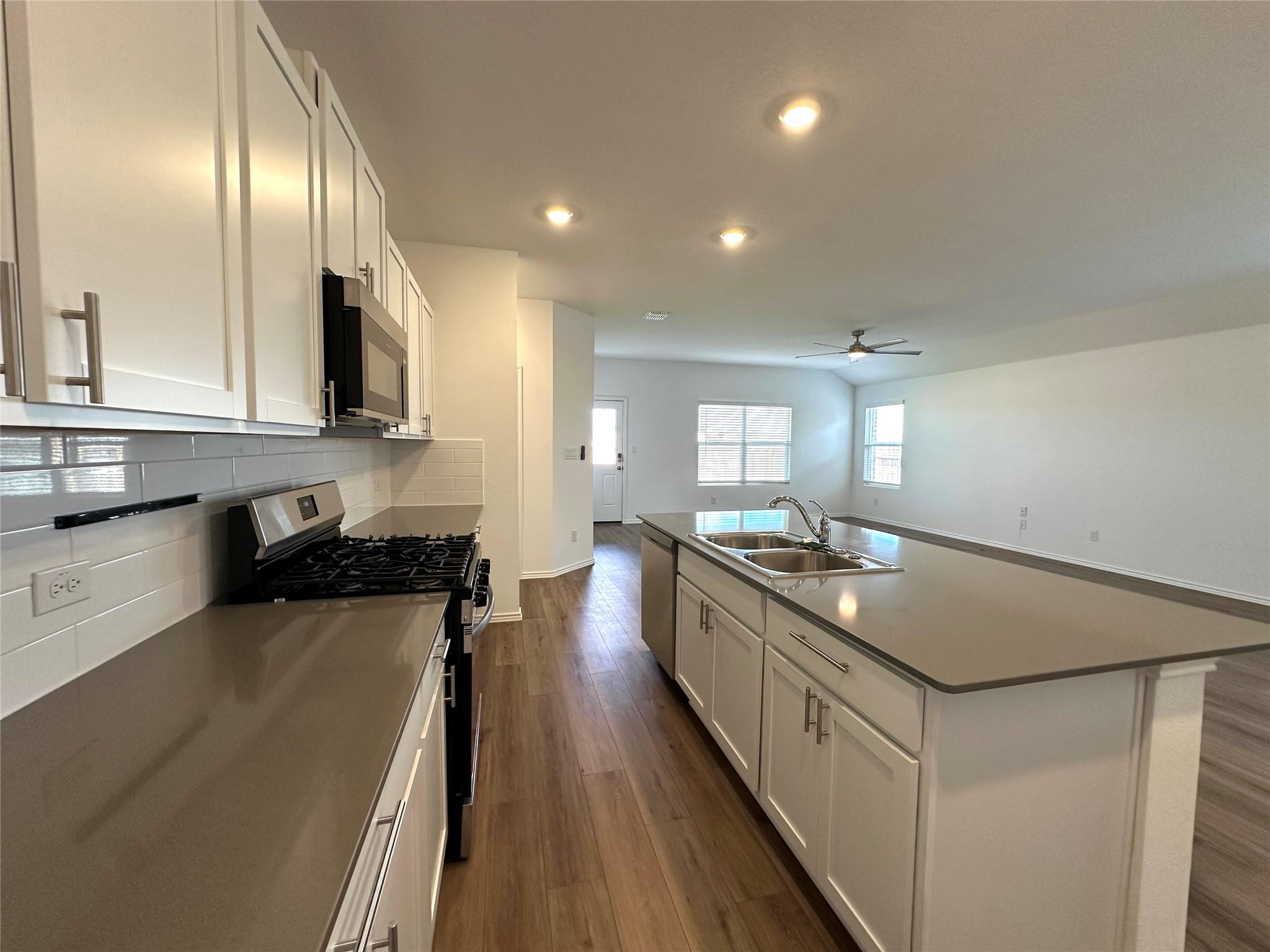 295 Alamito Ave, Kyle, TX 78640