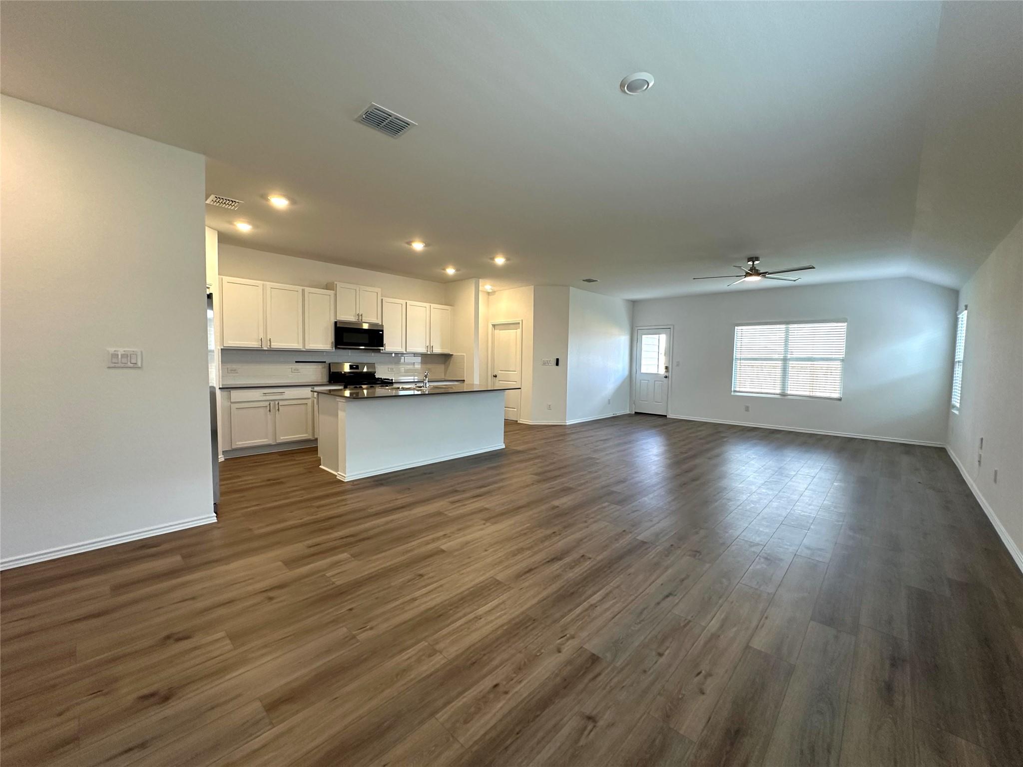 295 Alamito Ave, Kyle, TX 78640