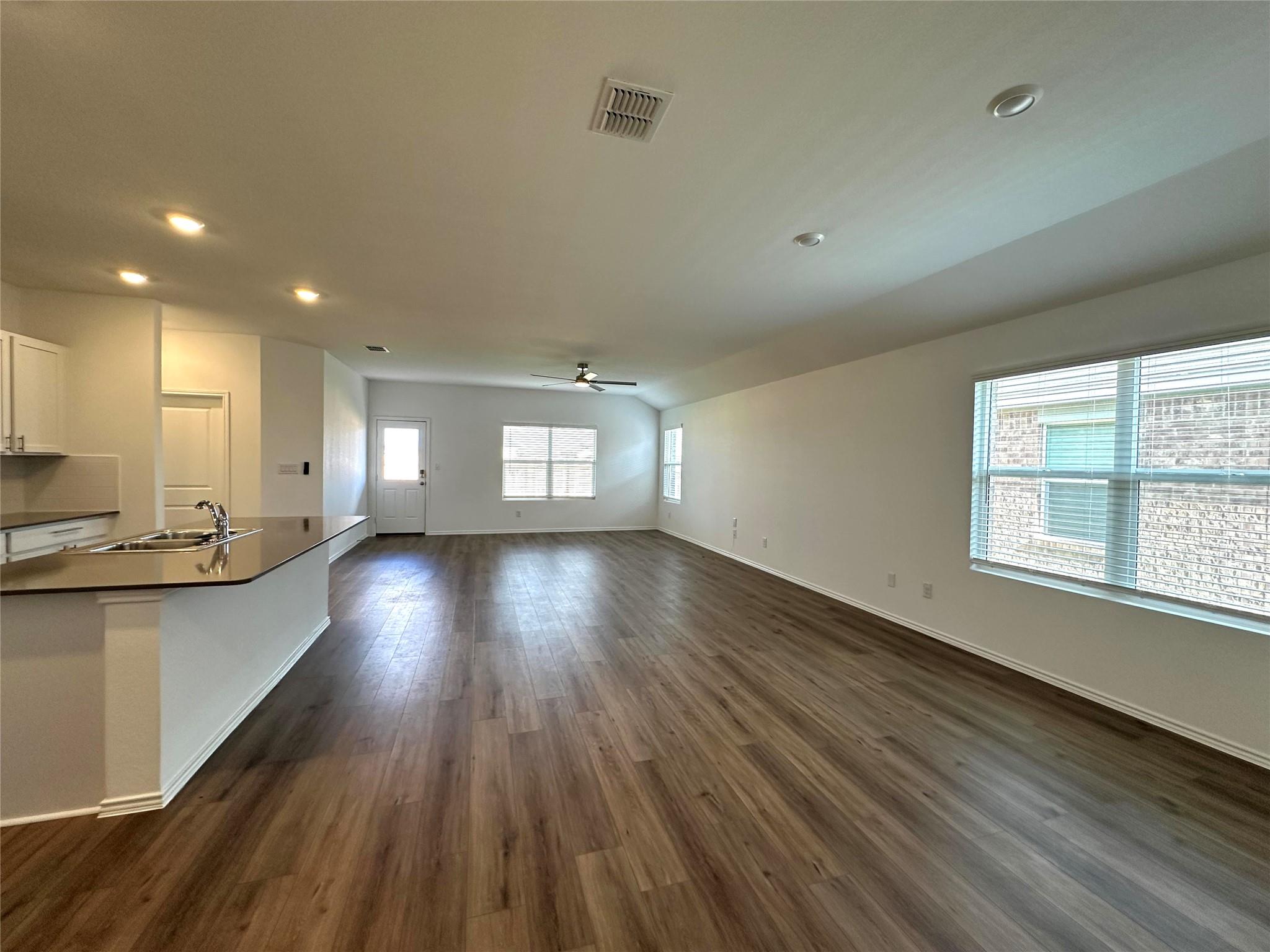 295 Alamito Ave, Kyle, TX 78640