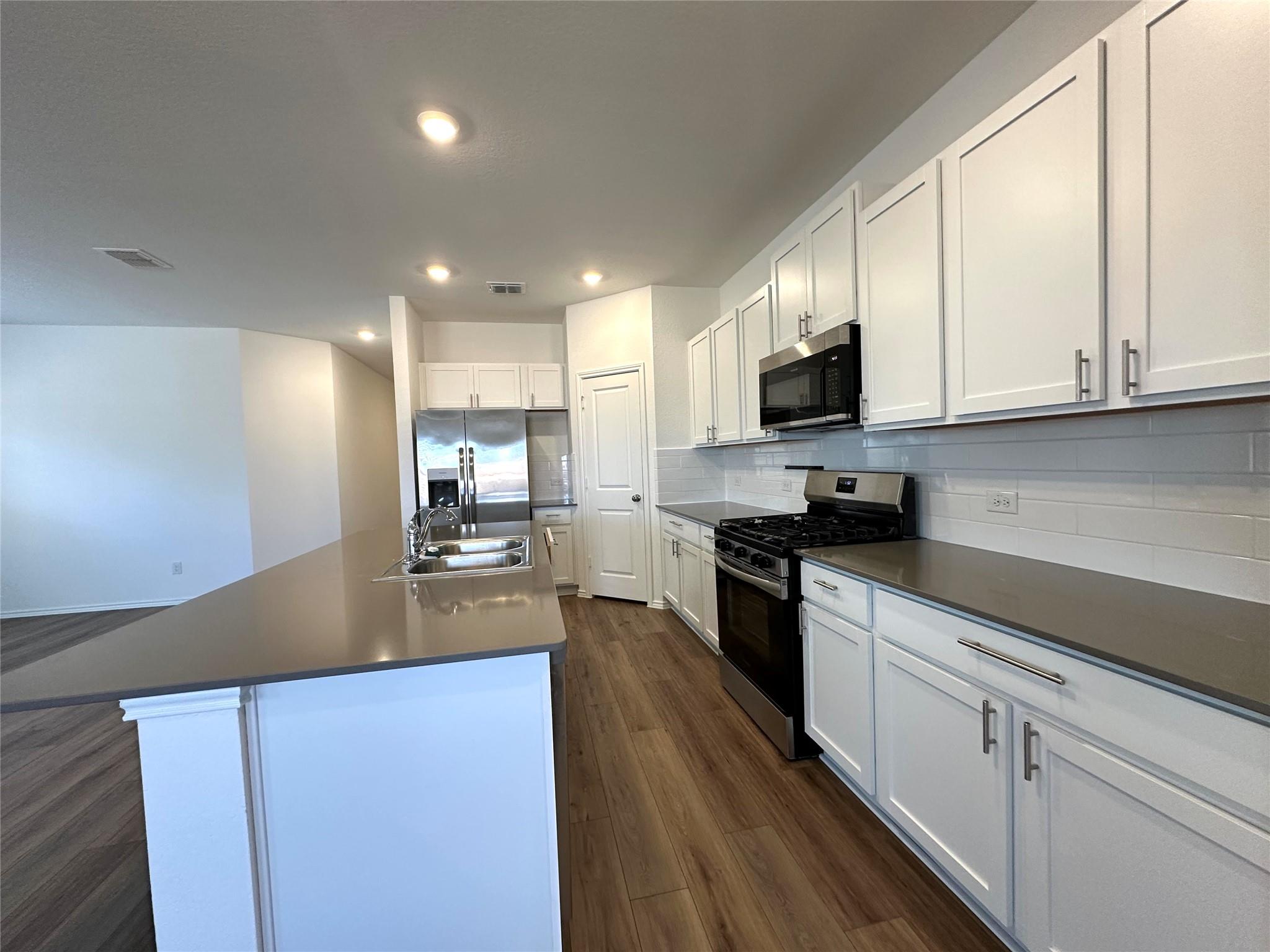 295 Alamito Ave, Kyle, TX 78640