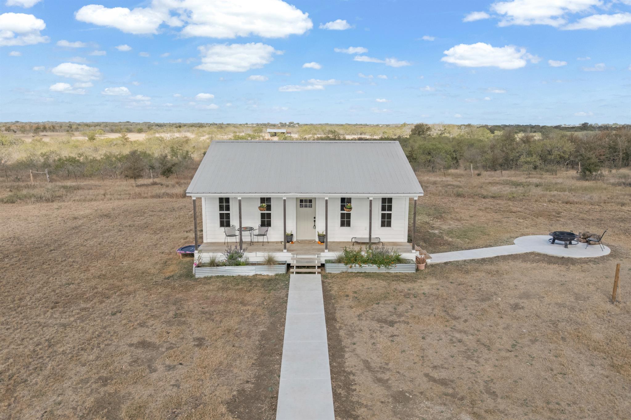 5287 Pettytown Rd, Red Rock, TX 78662