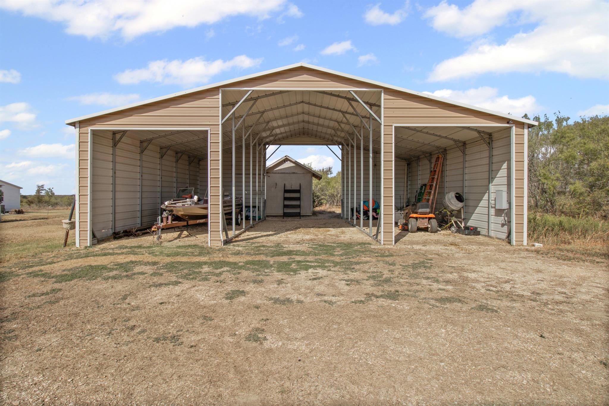 5287 Pettytown Rd, Red Rock, TX 78662