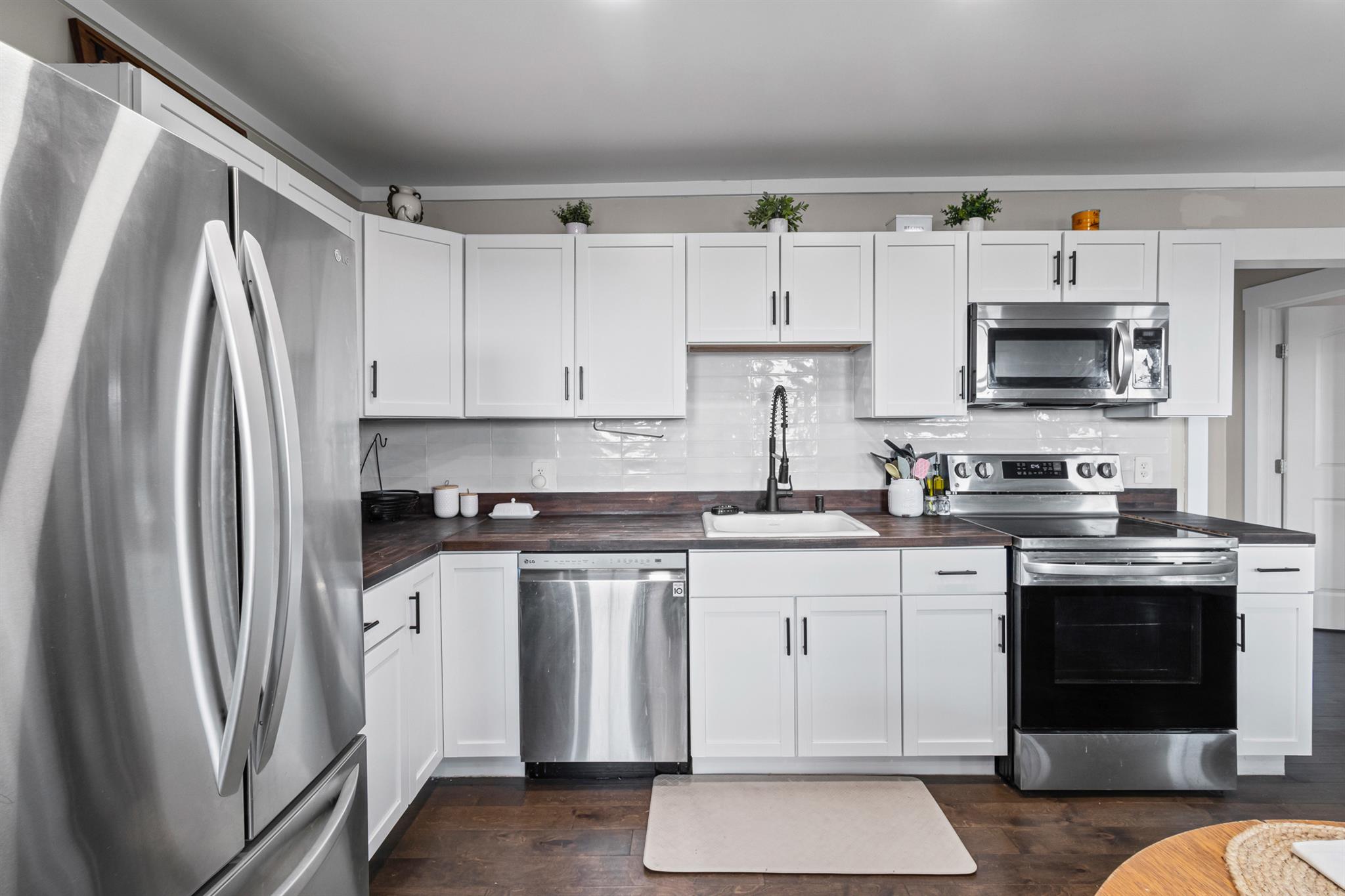 5287 Pettytown Rd, Red Rock, TX 78662