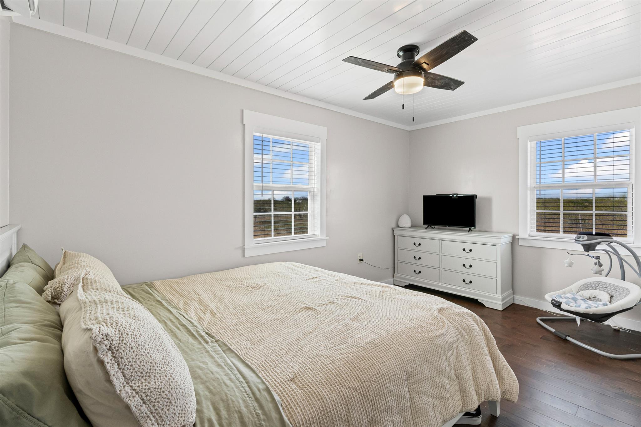 5287 Pettytown Rd, Red Rock, TX 78662