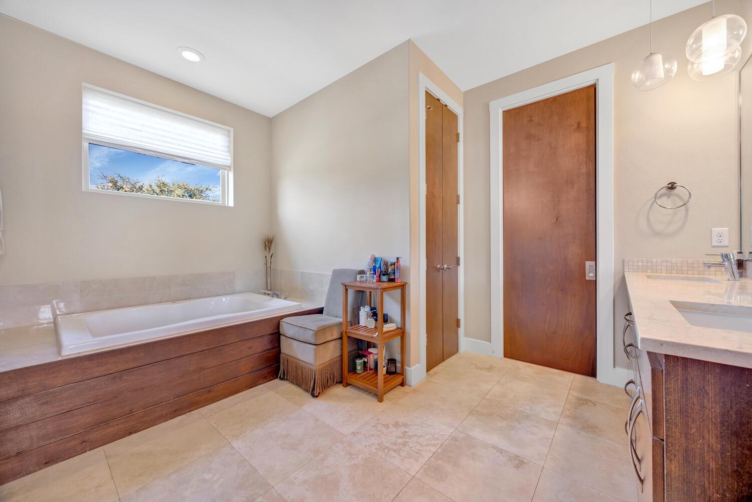 1758 Lincoln Smith Rd, Round Mountain, TX 78663