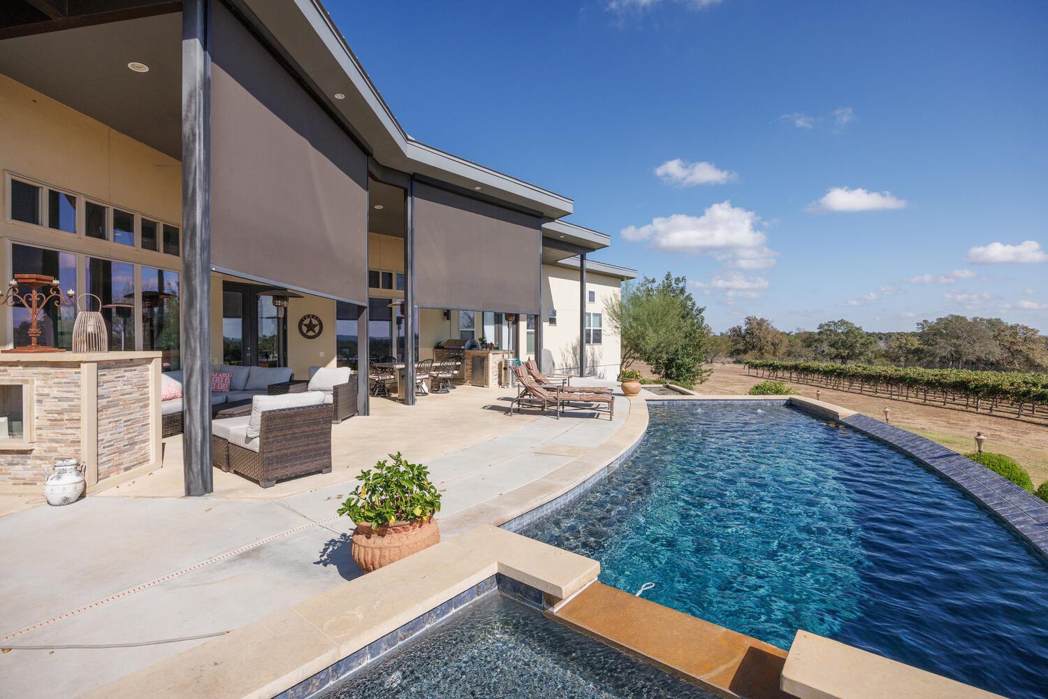 1758 Lincoln Smith Rd, Round Mountain, TX 78663