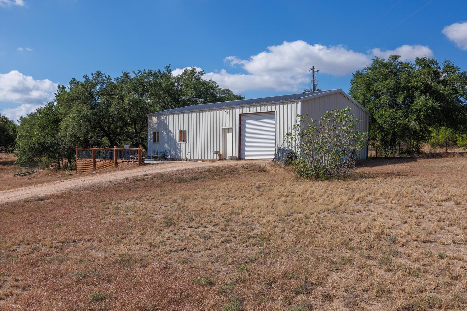 1758 Lincoln Smith Rd, Round Mountain, TX 78663