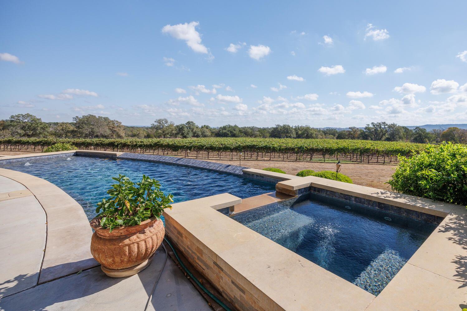 1758 Lincoln Smith Rd, Round Mountain, TX 78663