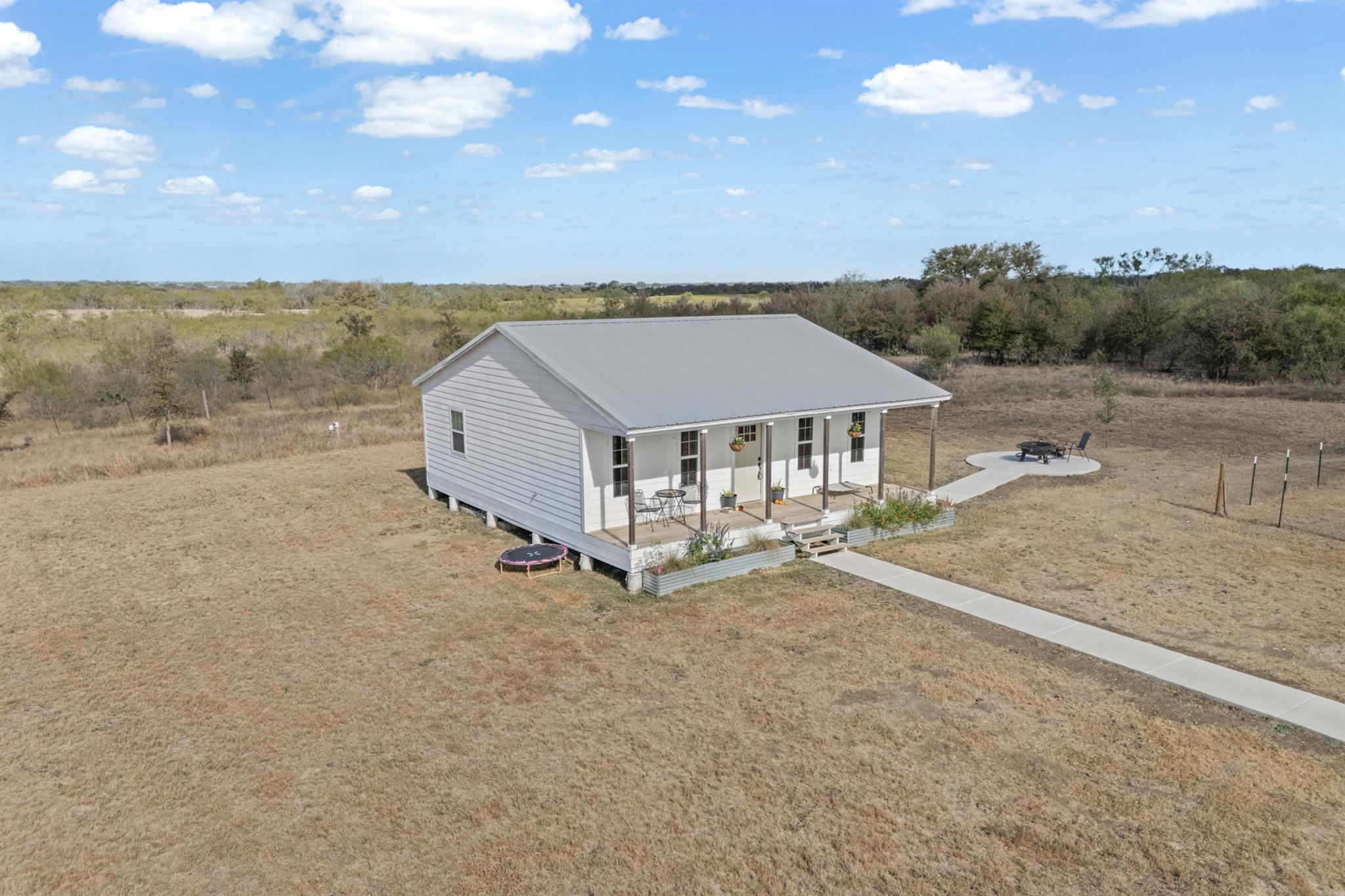 5287 Pettytown Rd, Red Rock, TX 78662