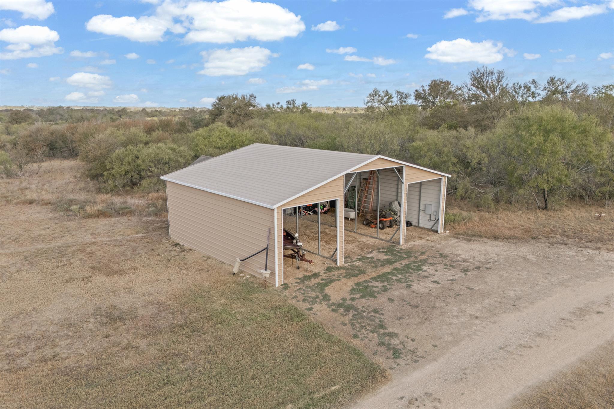 5287 Pettytown Rd, Red Rock, TX 78662