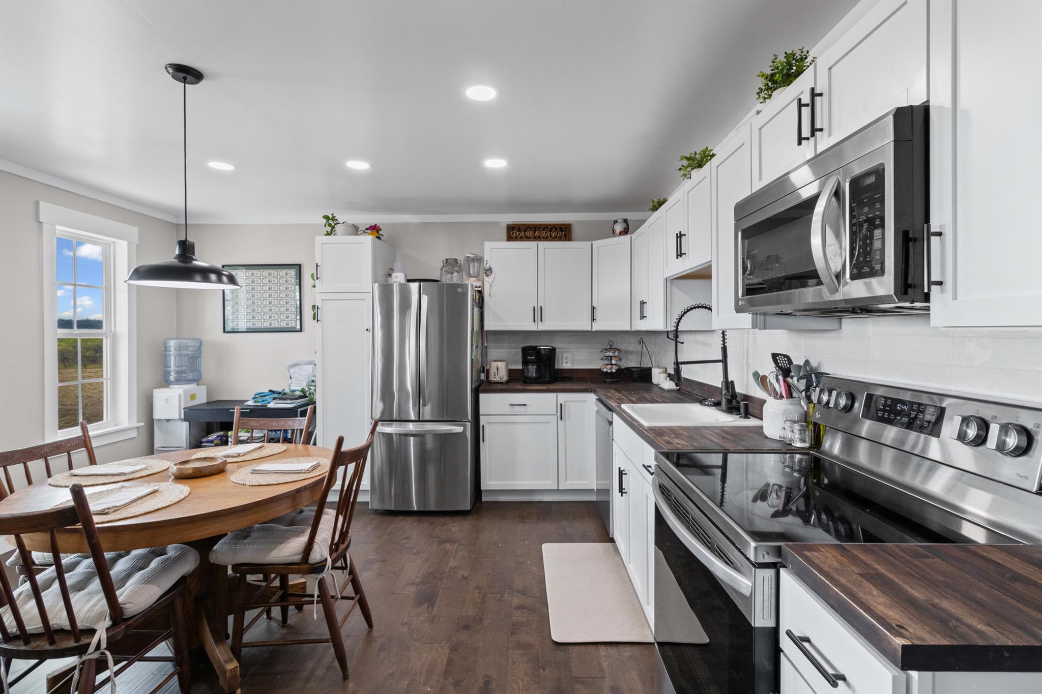 5287 Pettytown Rd, Red Rock, TX 78662