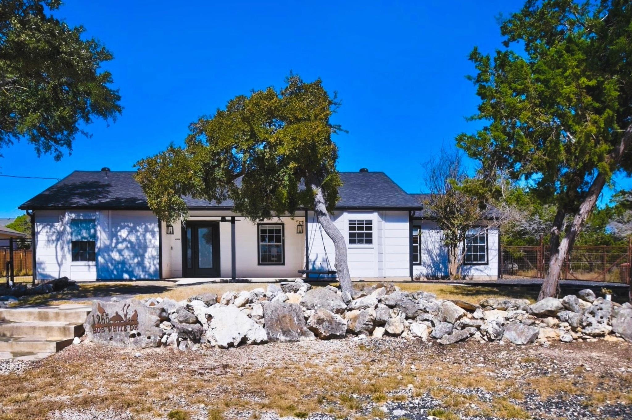 1265 Bob White Dr, Spring Branch, TX 78070