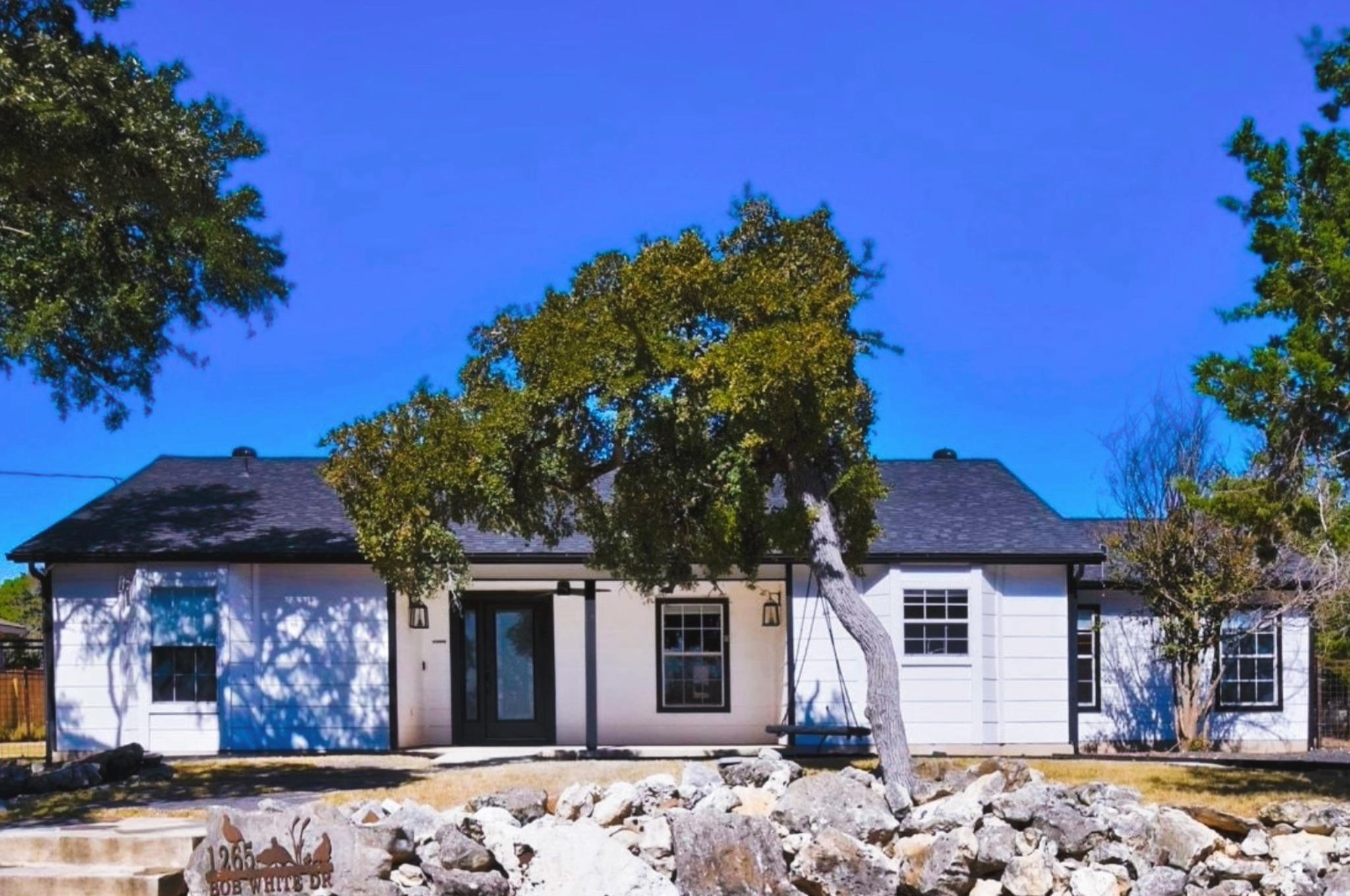 1265 Bob White Dr, Spring Branch, TX 78070