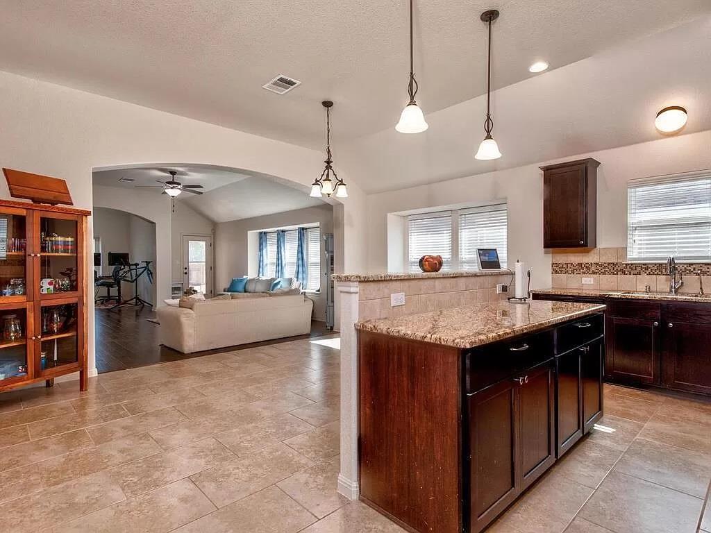 8217 Reggio St, Round Rock, TX 78665