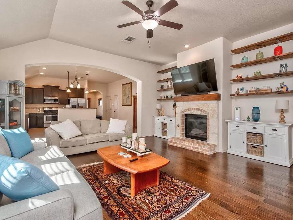 8217 Reggio St, Round Rock, TX 78665