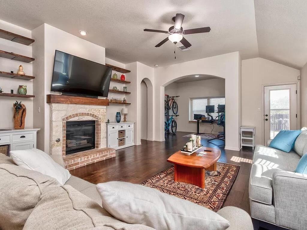 8217 Reggio St, Round Rock, TX 78665