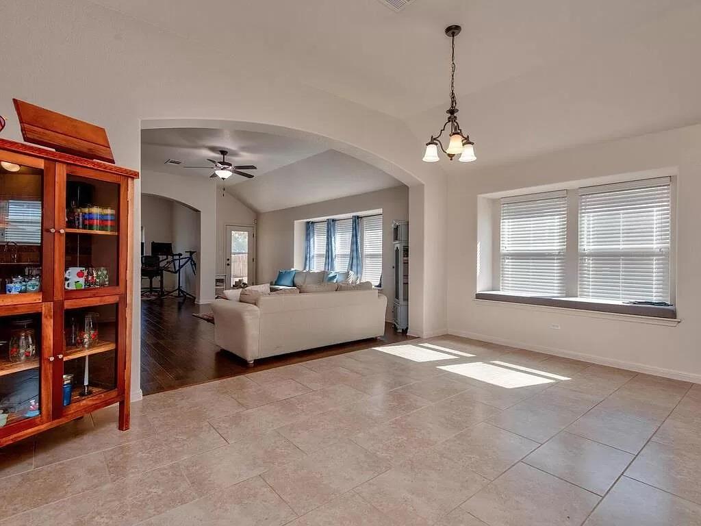 8217 Reggio St, Round Rock, TX 78665