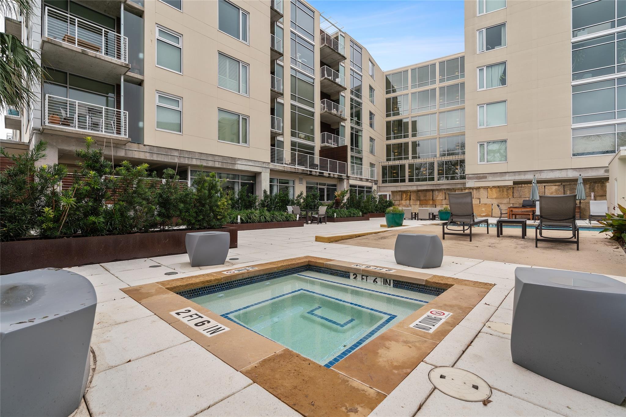 210 Lee Barton Dr # 517, Austin, TX 78704